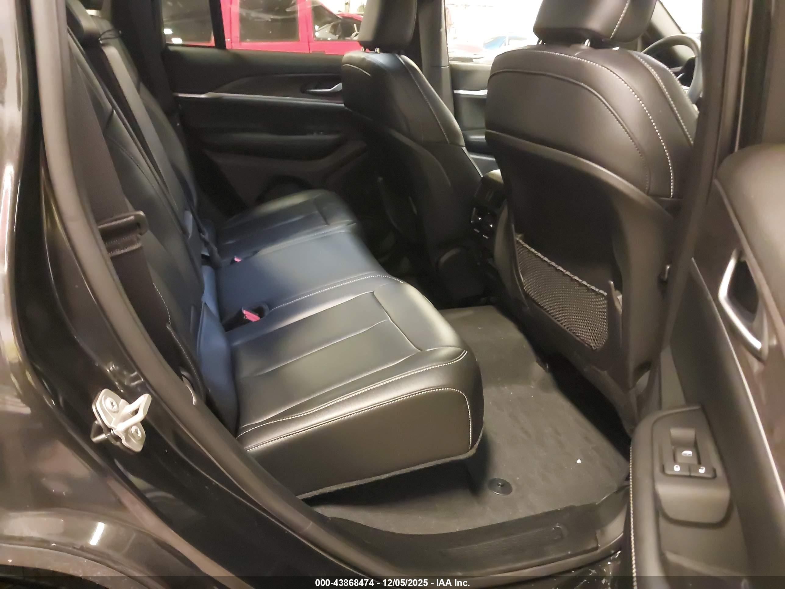JEEP GRAND image 8