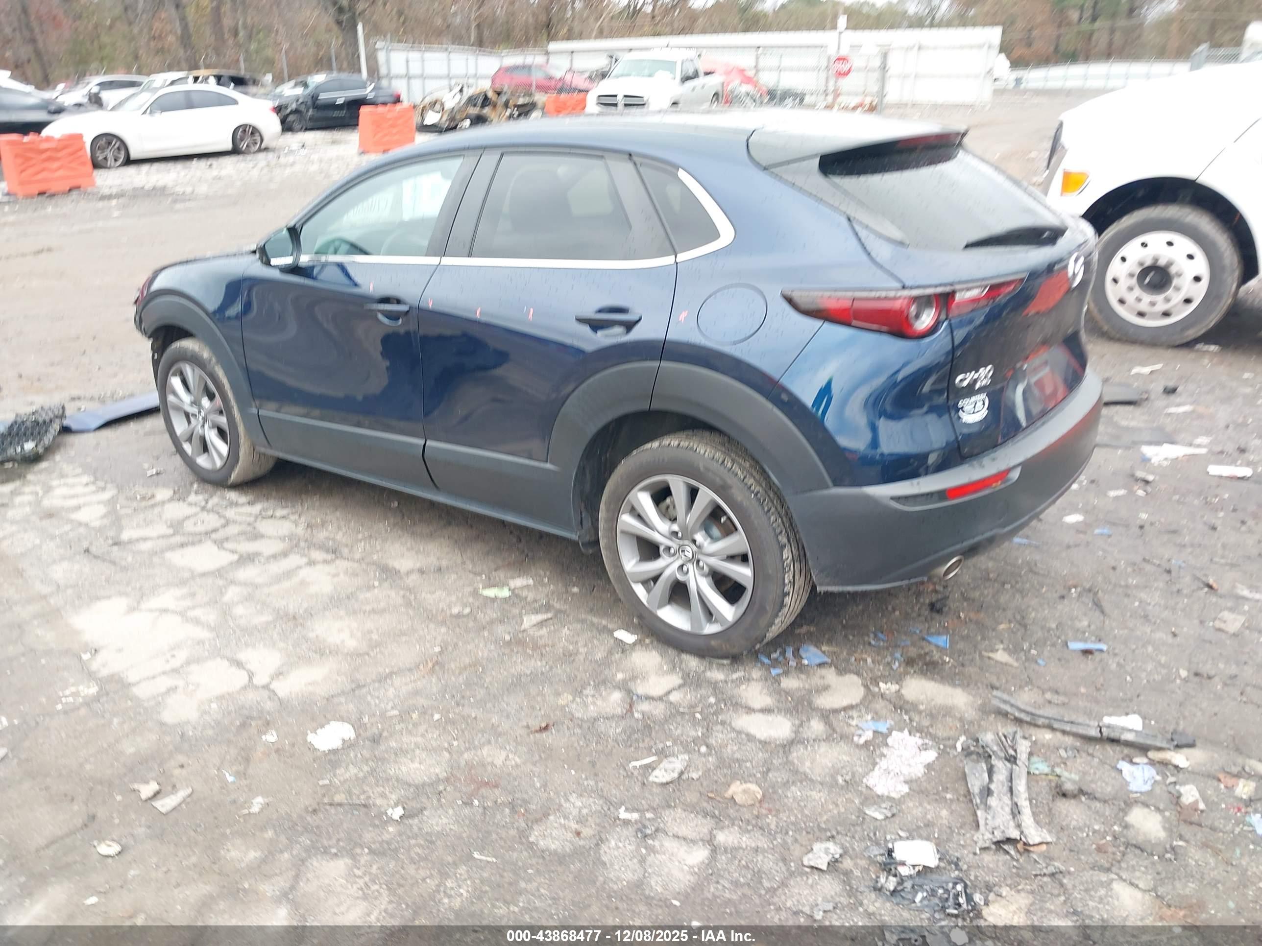 MAZDA CX-30 image 3