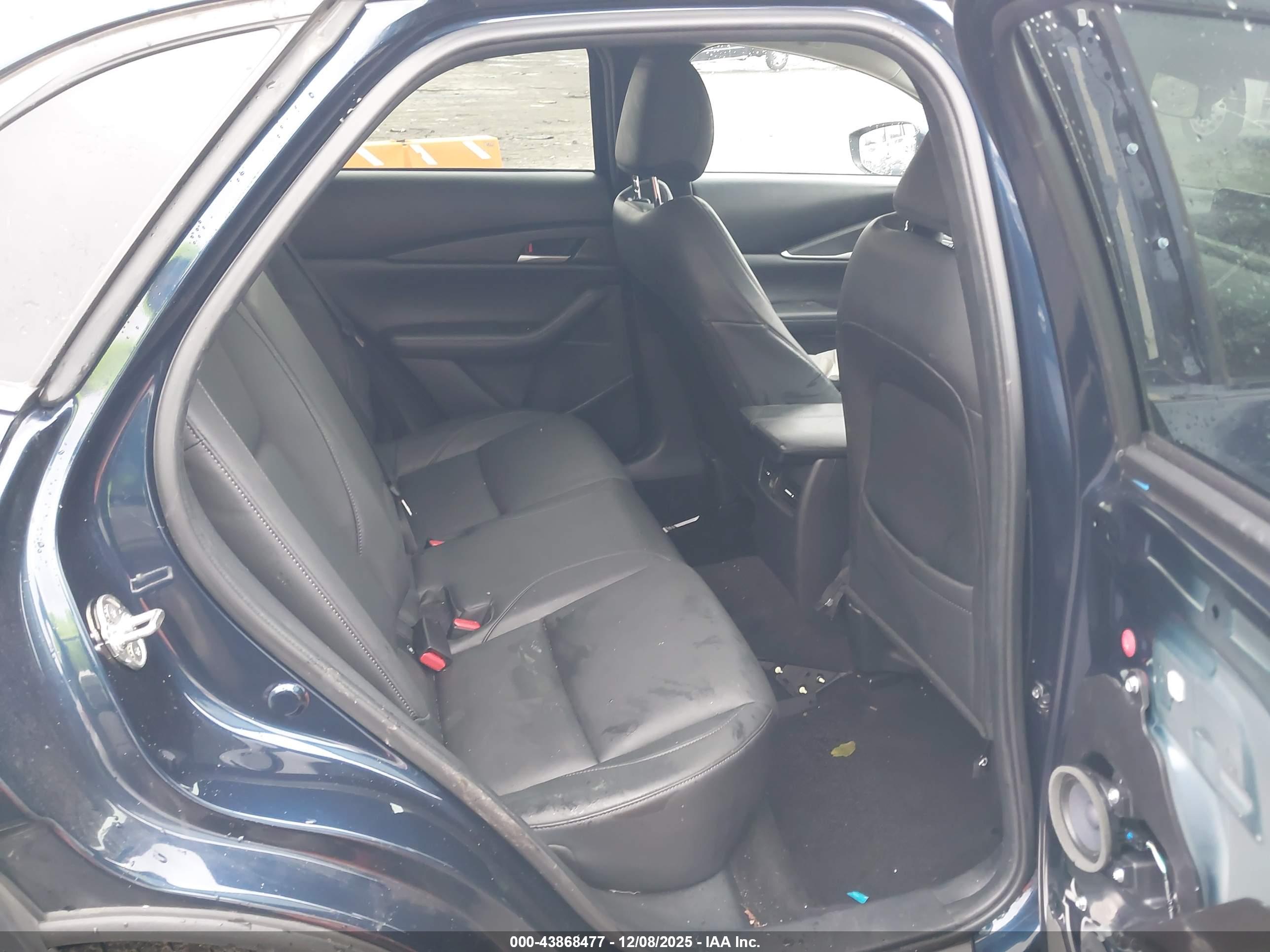 MAZDA CX-30 image 8
