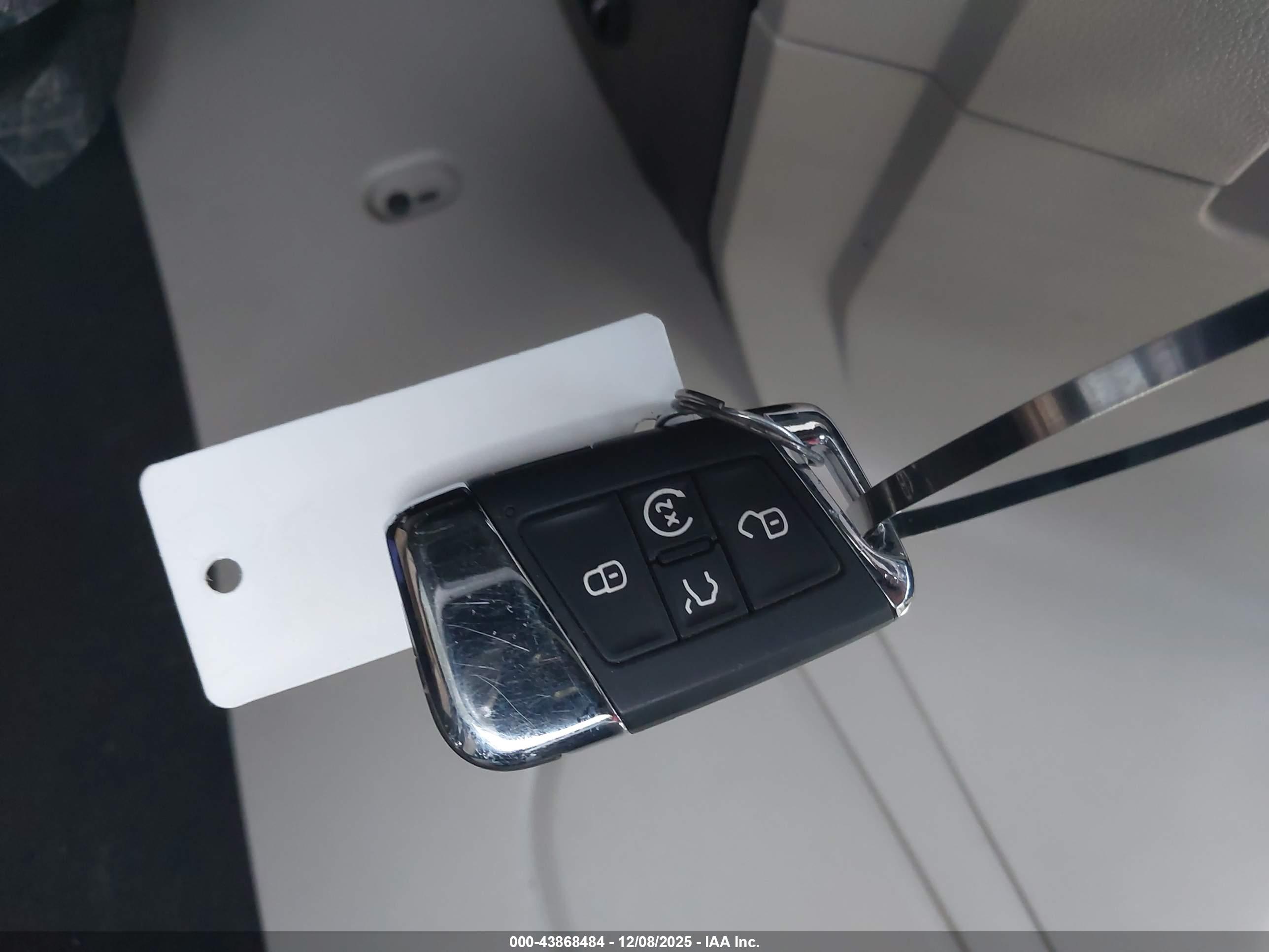 VOLKSWAGEN ATLAS image 11