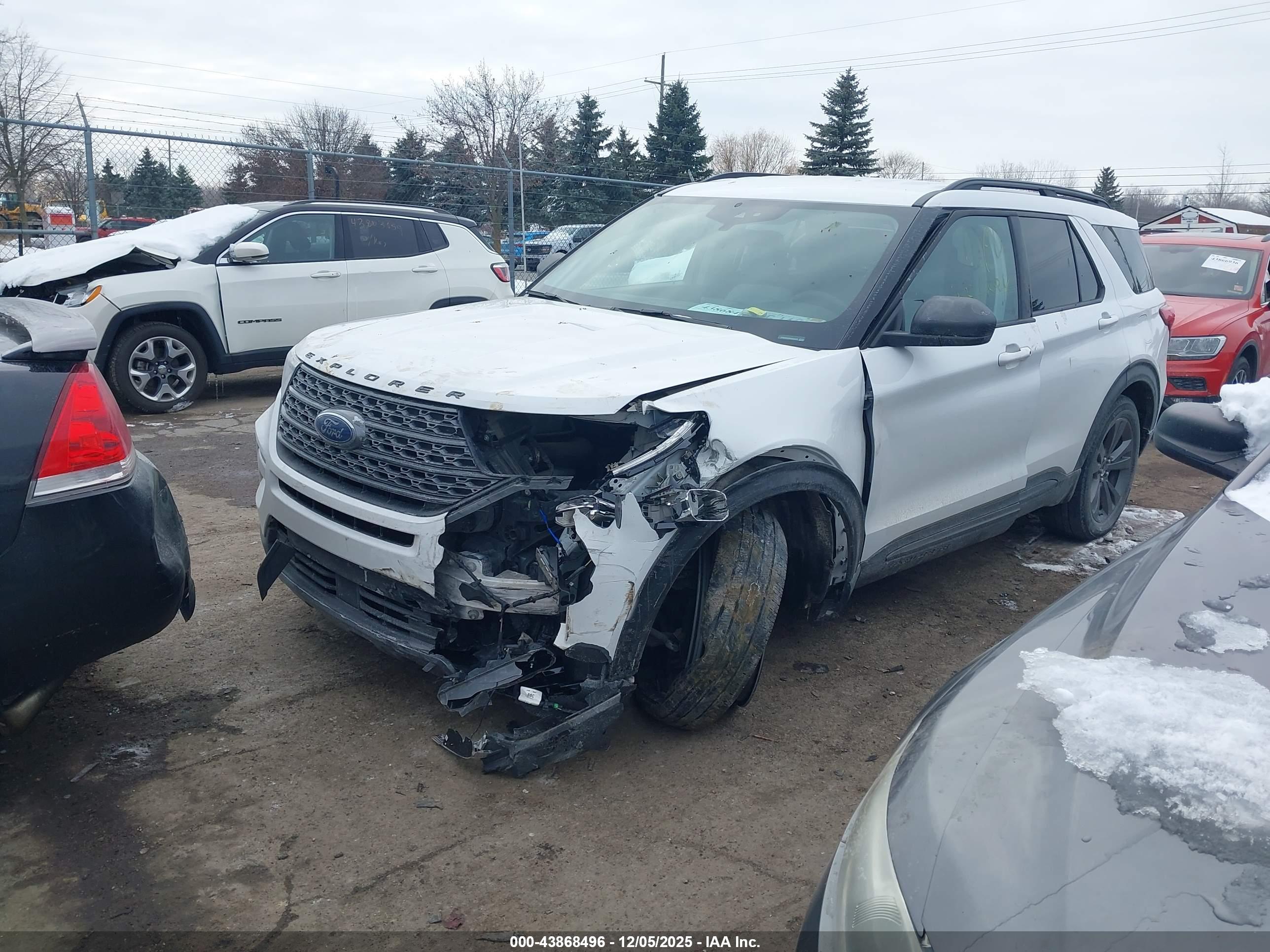 FORD EXPLORER image 2