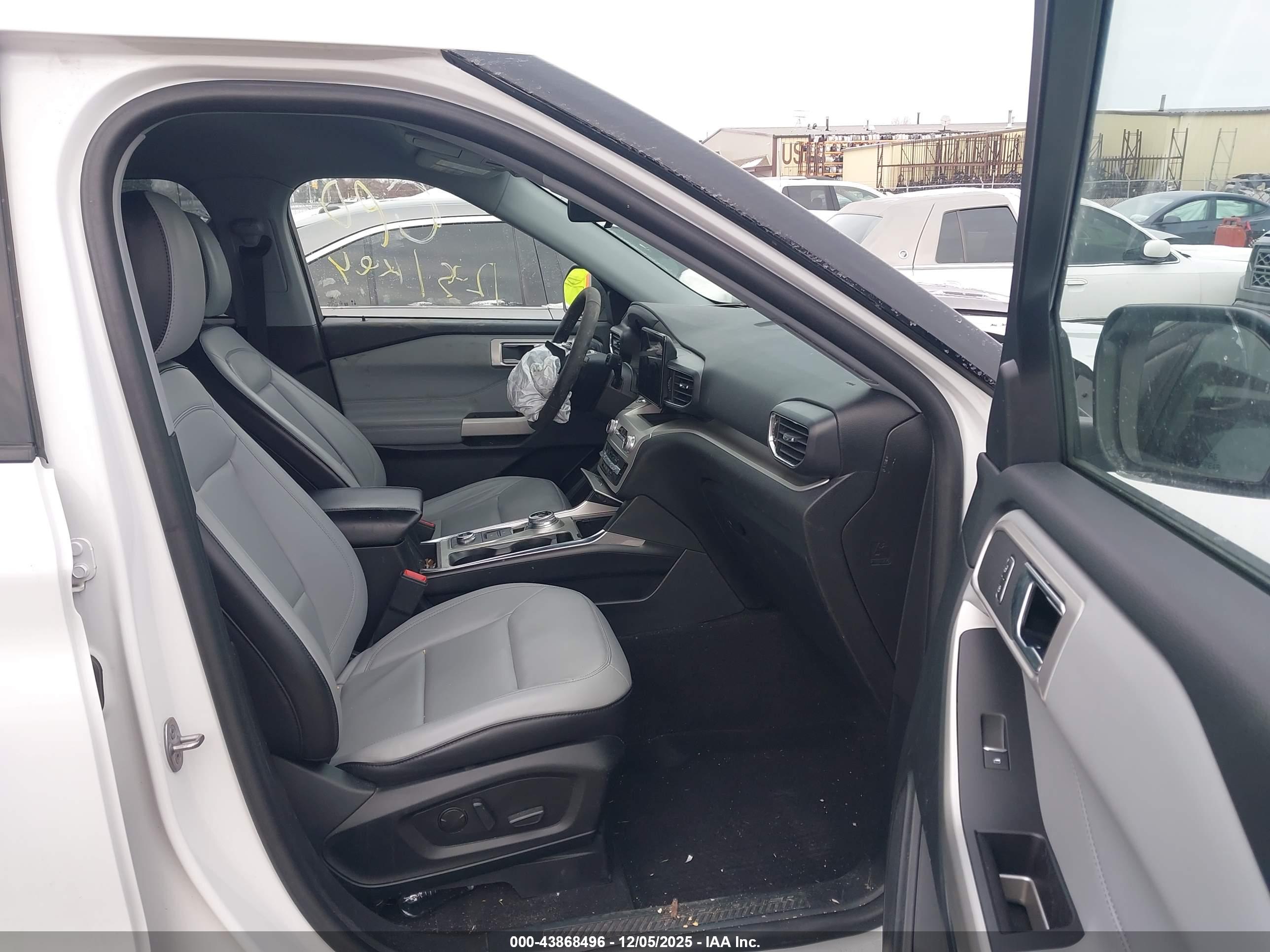 FORD EXPLORER image 5
