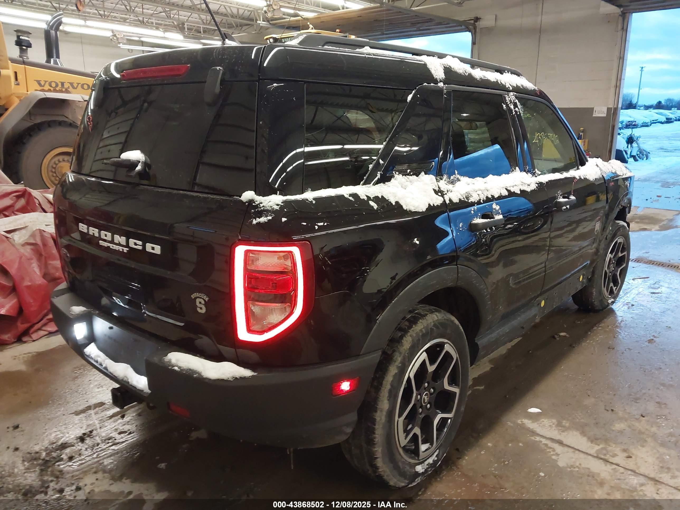 FORD BRONCO image 4