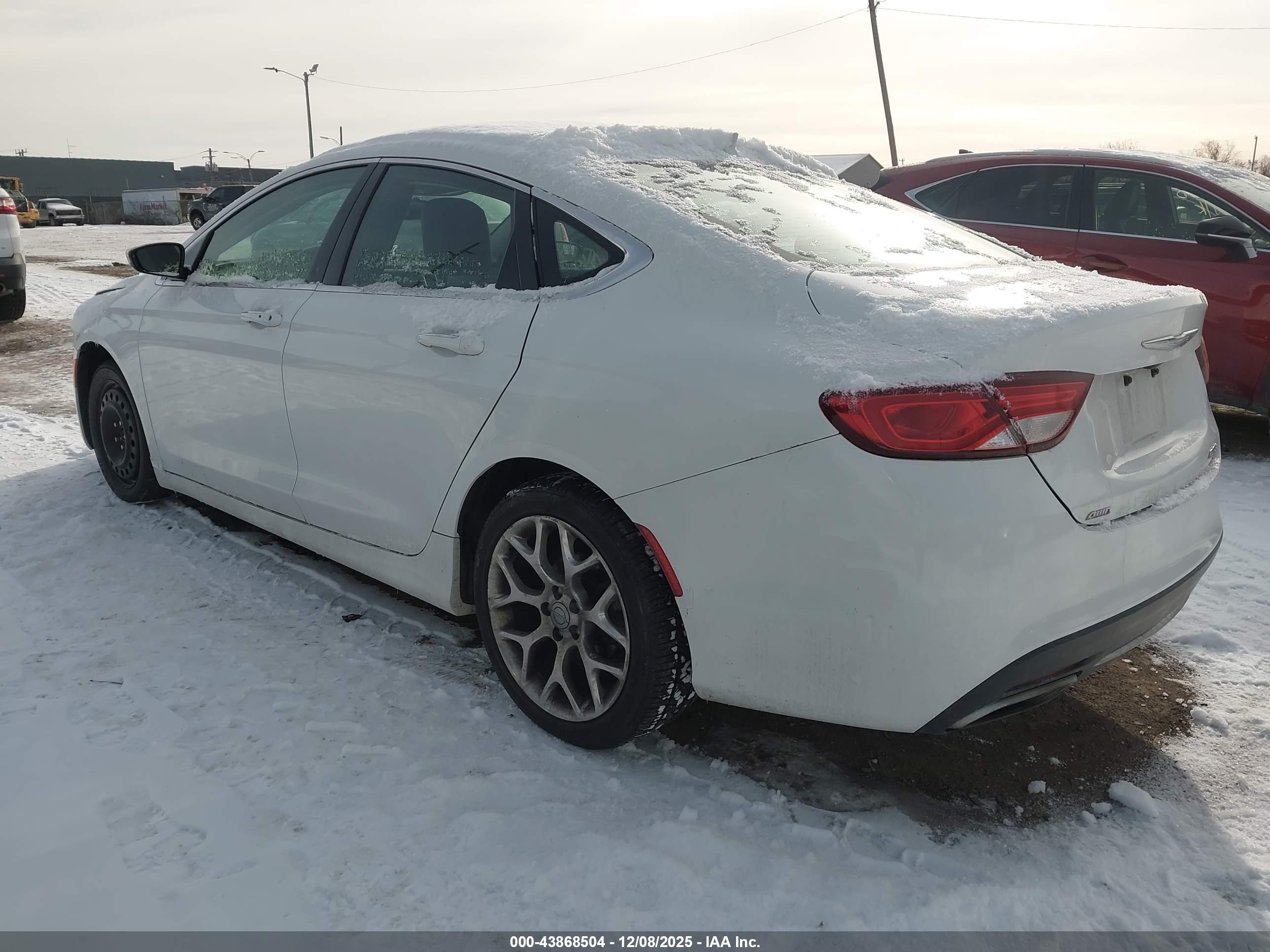CHRYSLER 200 image 3