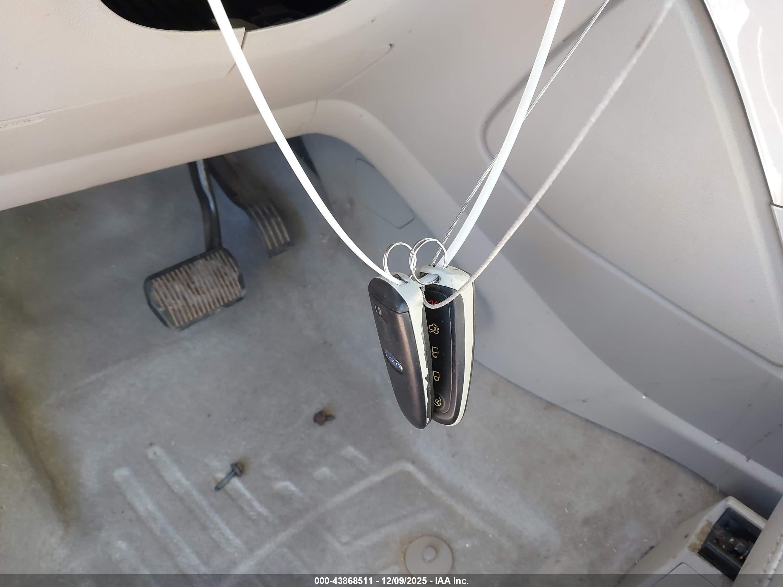 FORD ESCAPE image 11