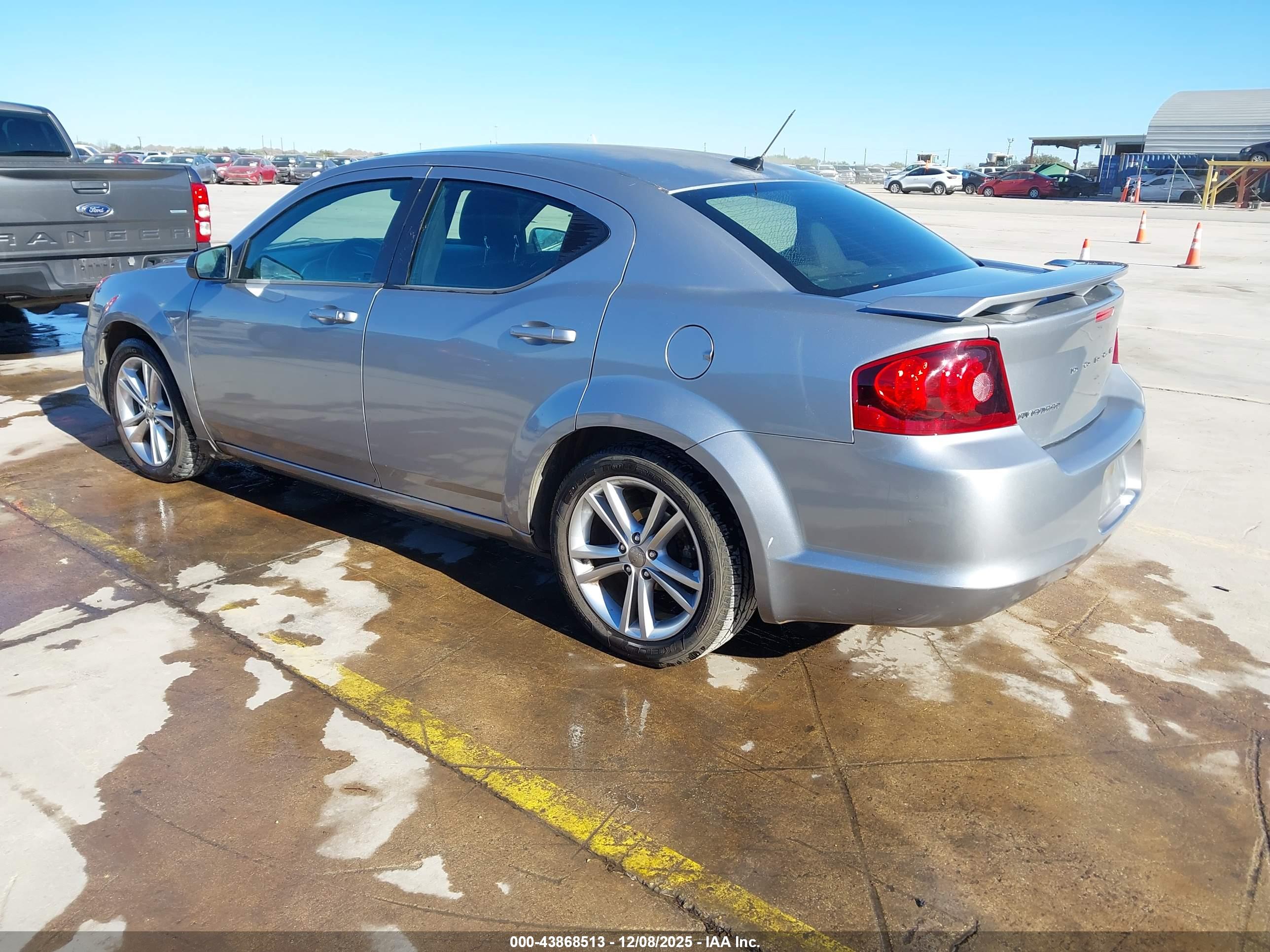 DODGE AVENGER image 3