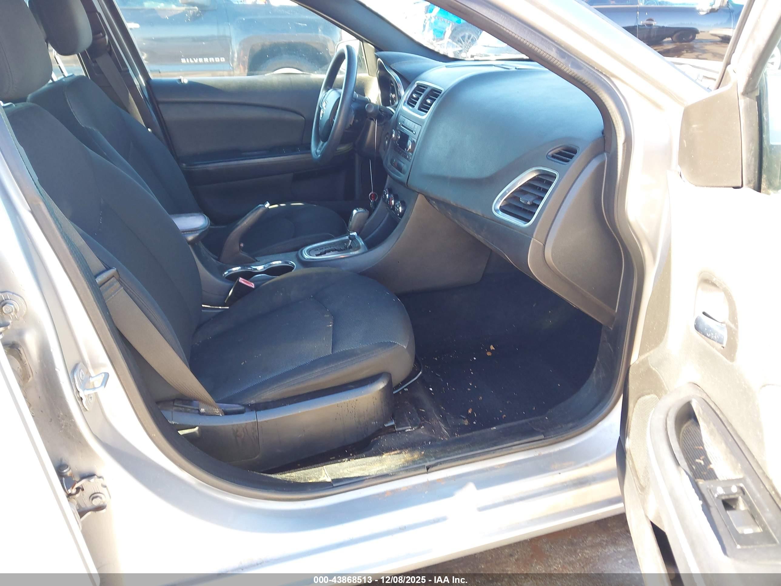 DODGE AVENGER image 5
