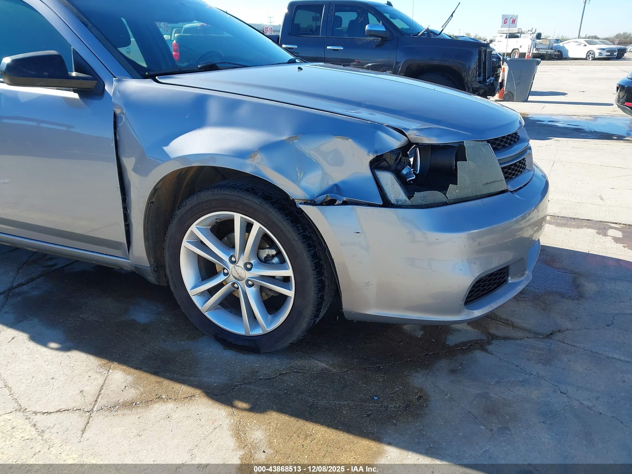 DODGE AVENGER image 6