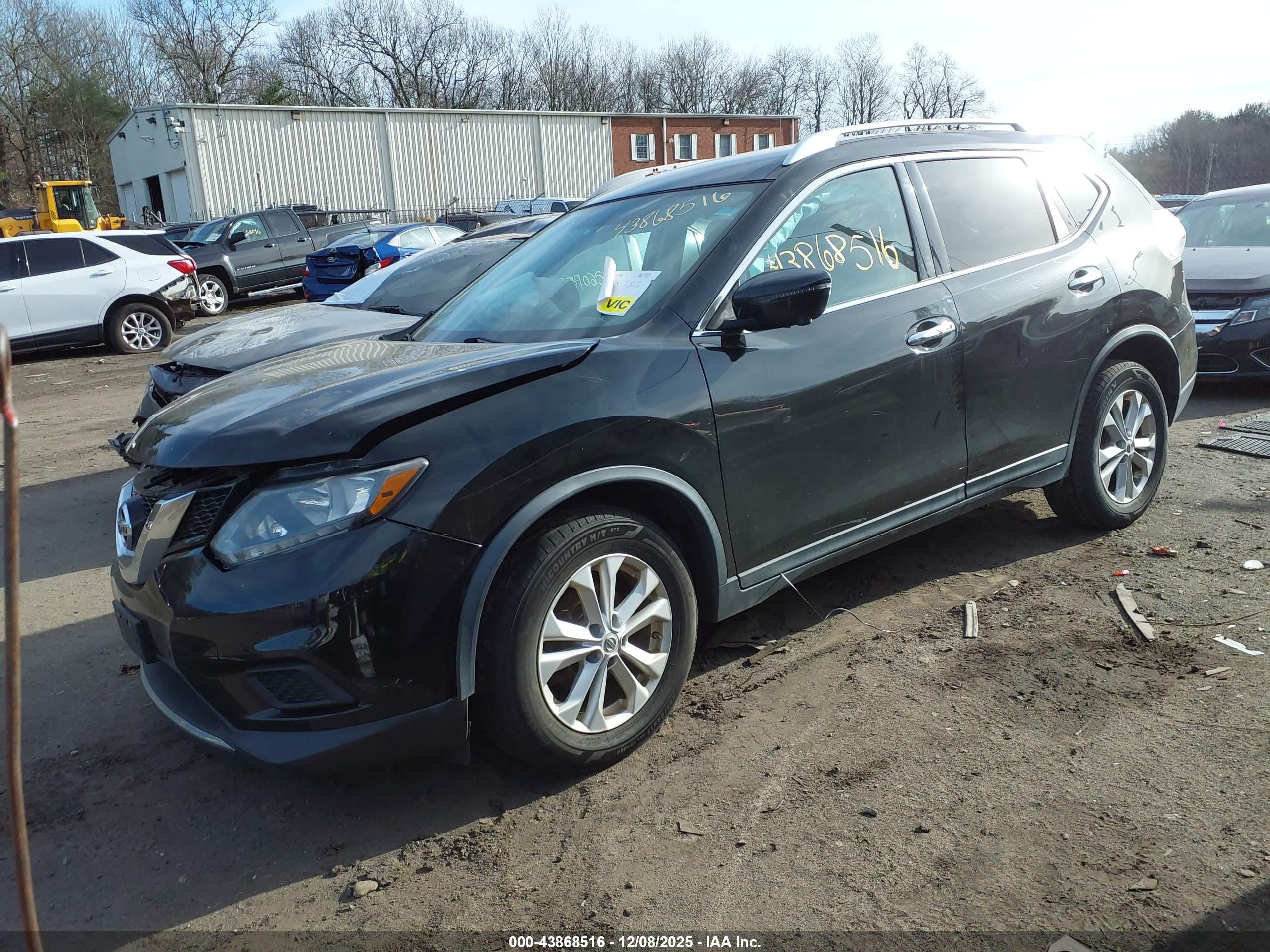 NISSAN ROGUE image 2