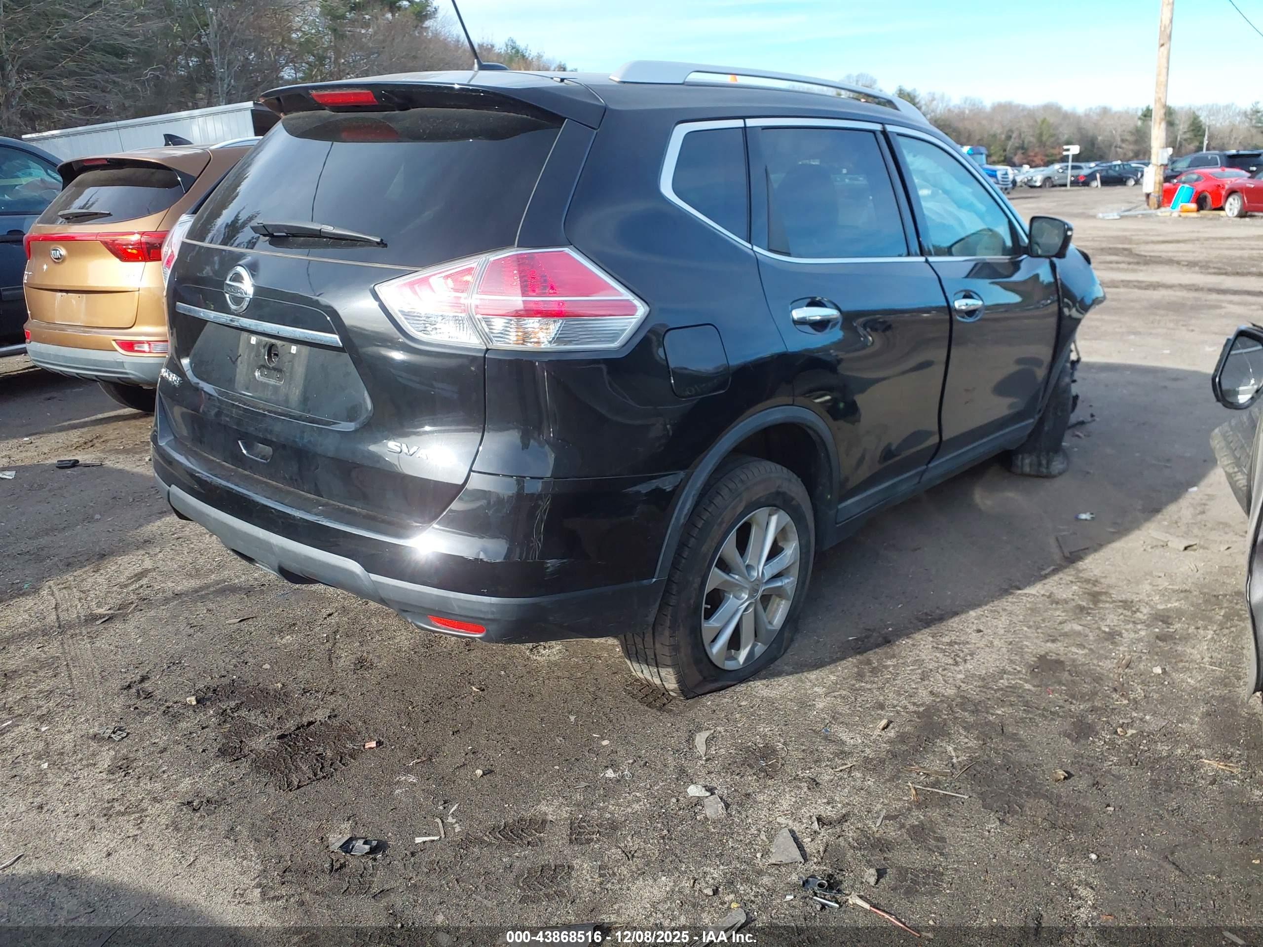 NISSAN ROGUE image 4