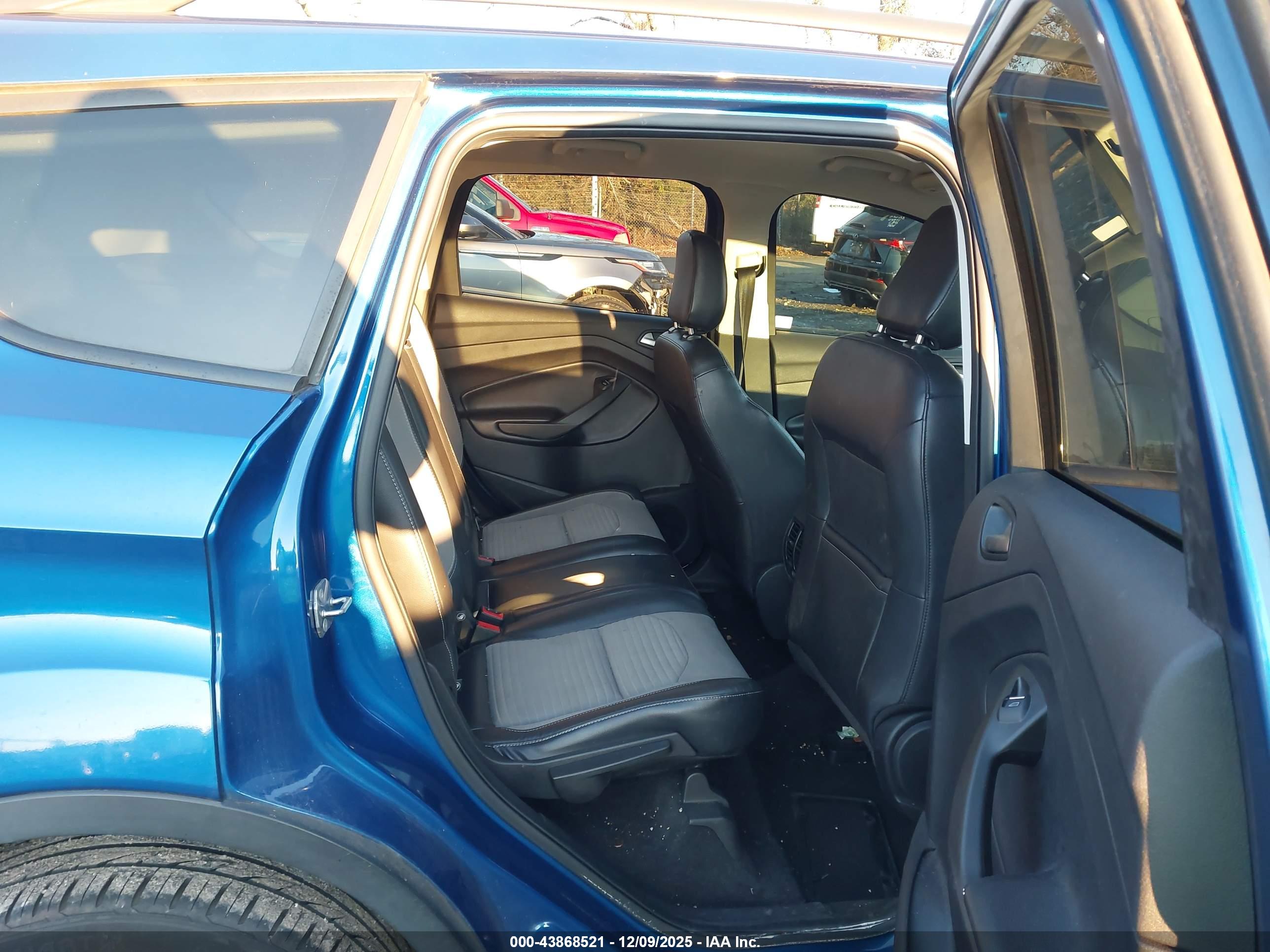 FORD ESCAPE image 8
