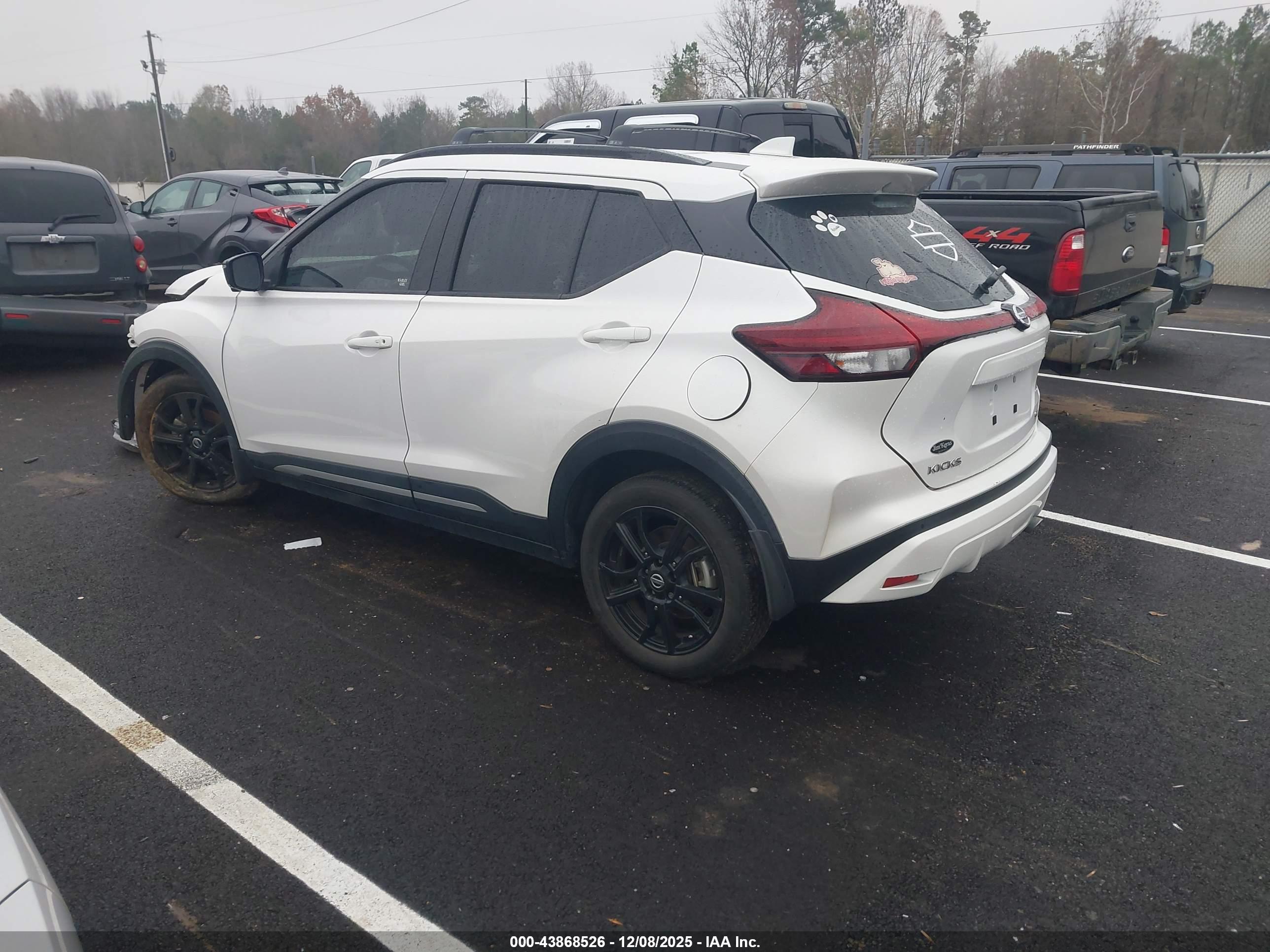 NISSAN KICKS image 3