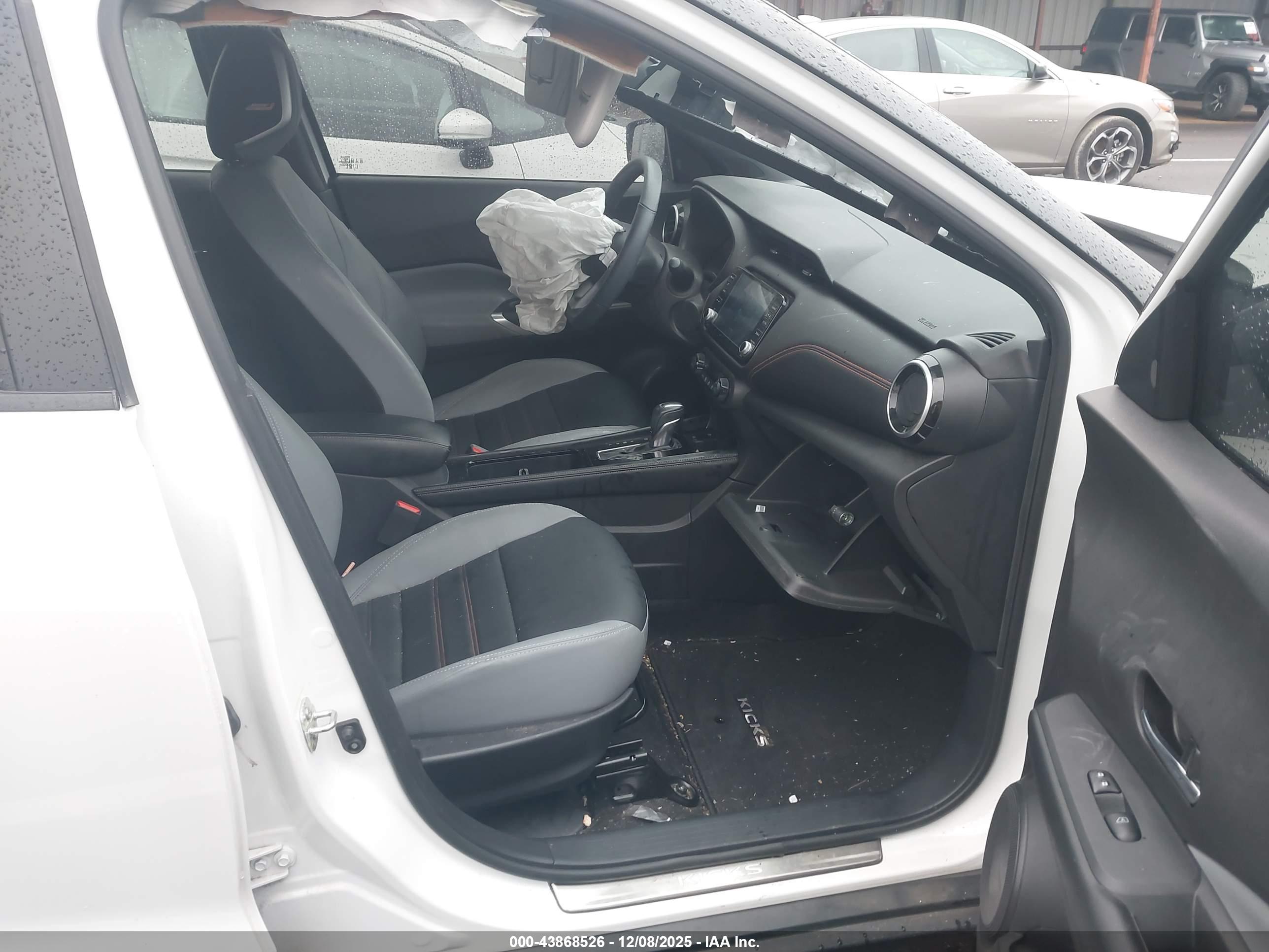 NISSAN KICKS image 5