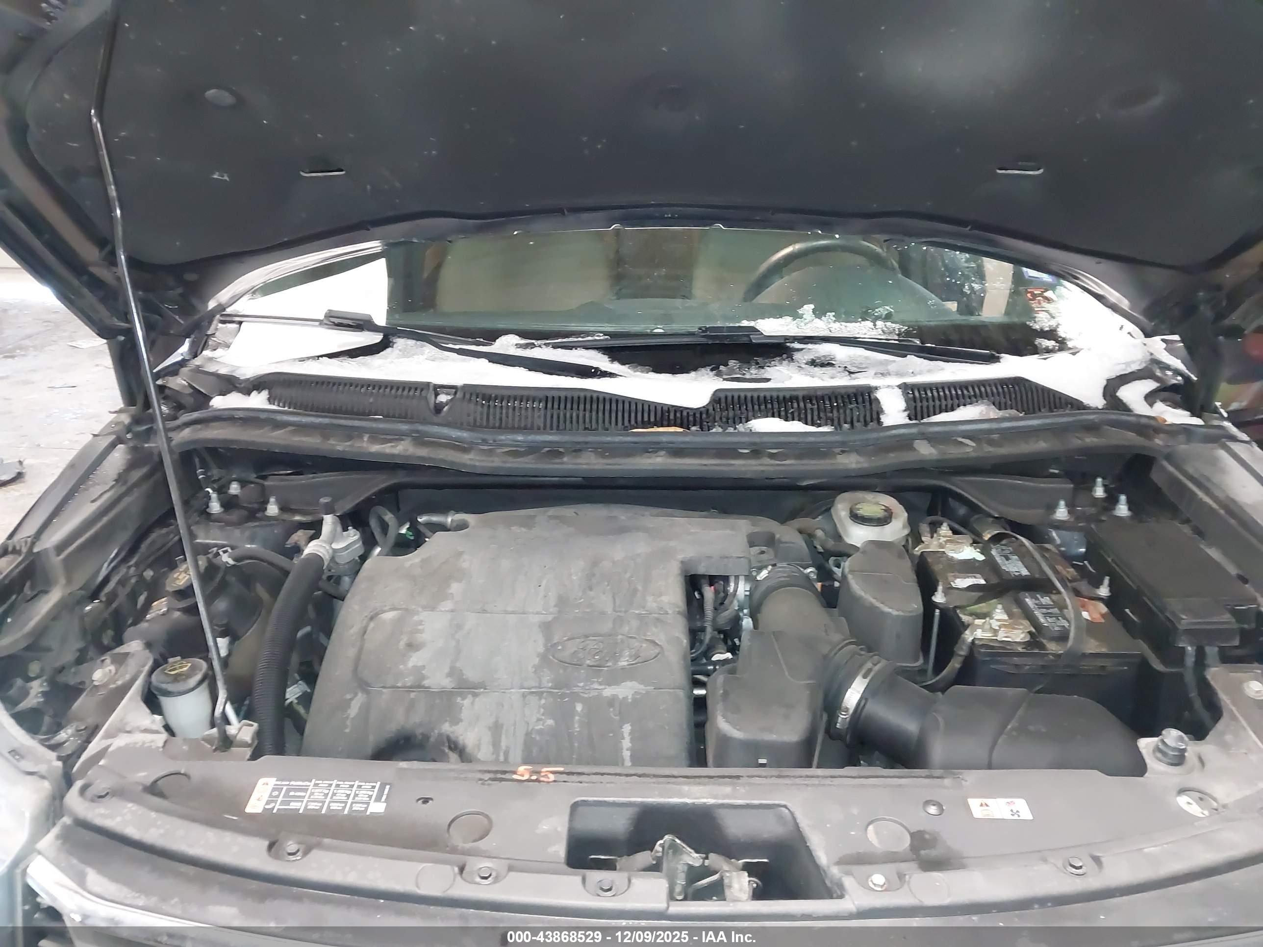 FORD EXPLORER image 10