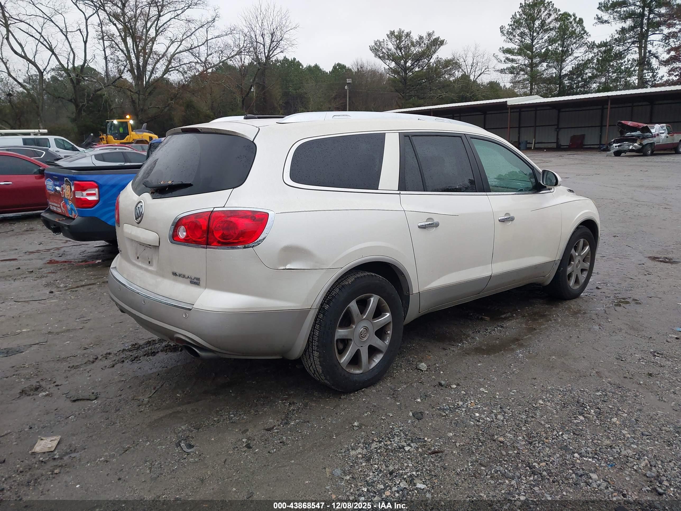 BUICK ENCLAVE image 4