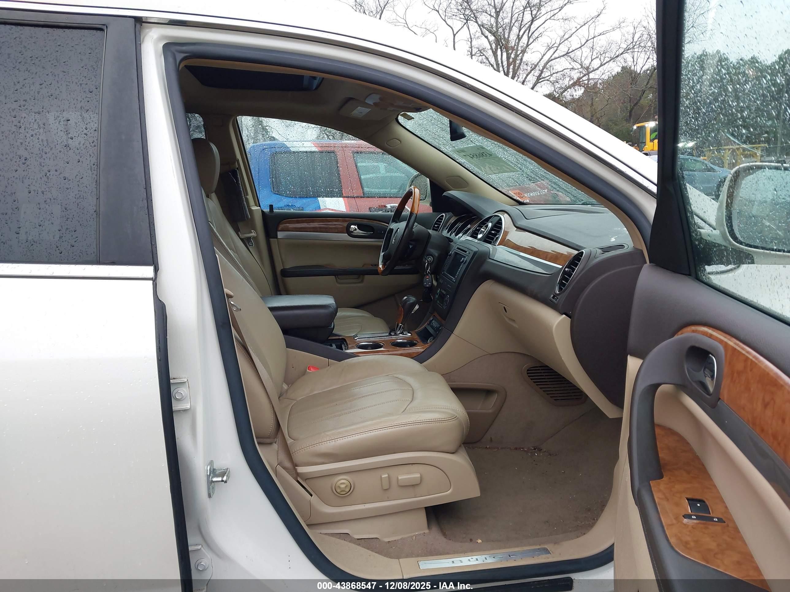 BUICK ENCLAVE image 5