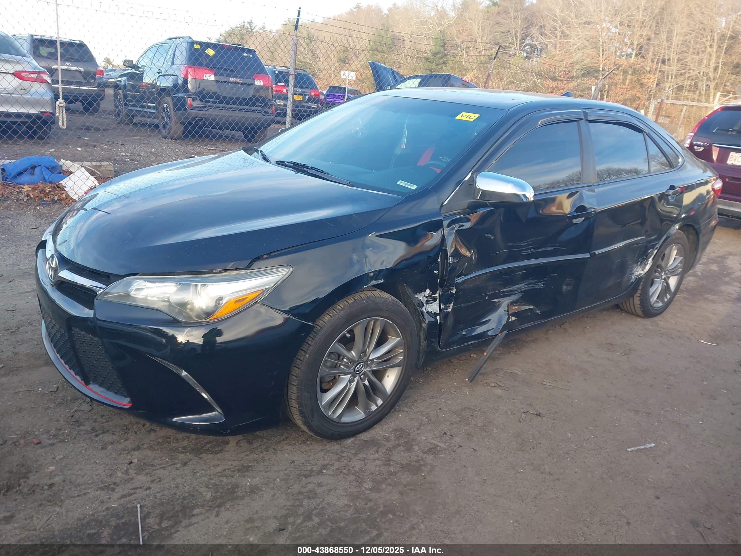 TOYOTA CAMRY image 2