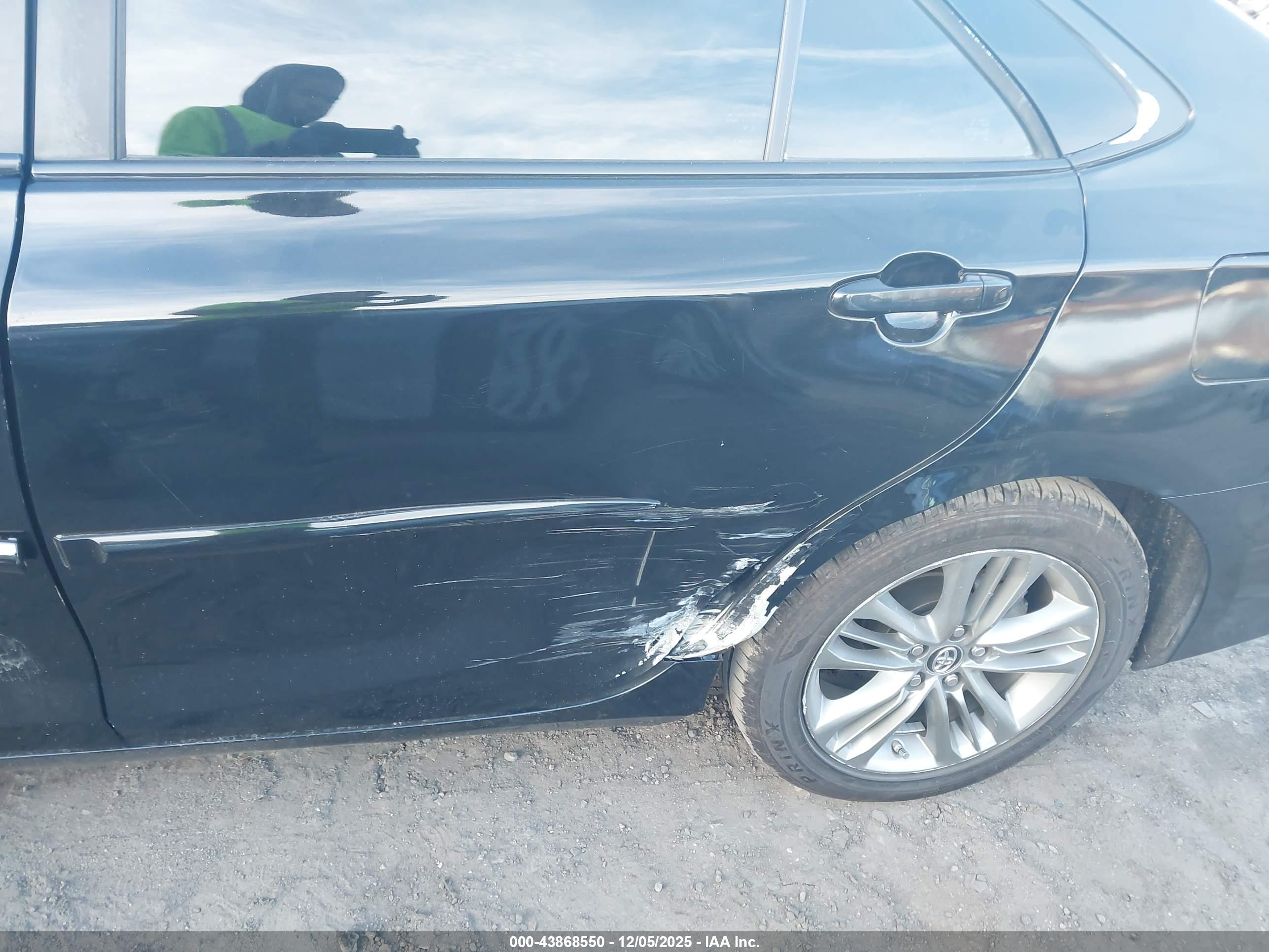 TOYOTA CAMRY image 6