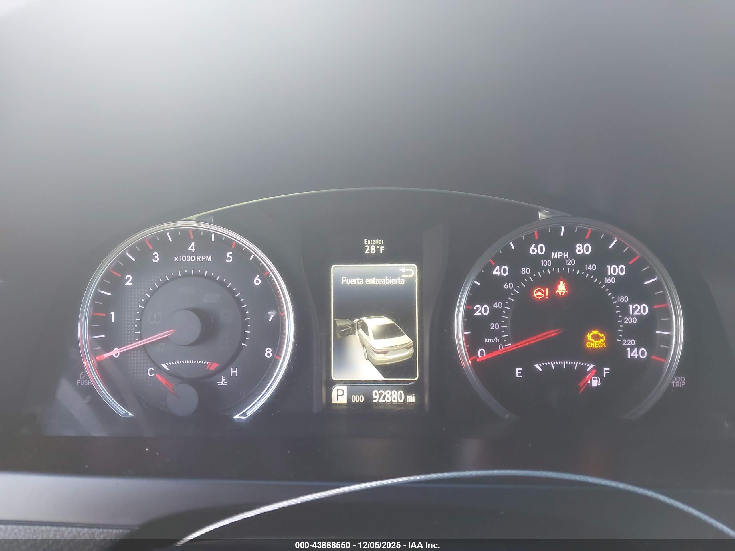 TOYOTA CAMRY image 7