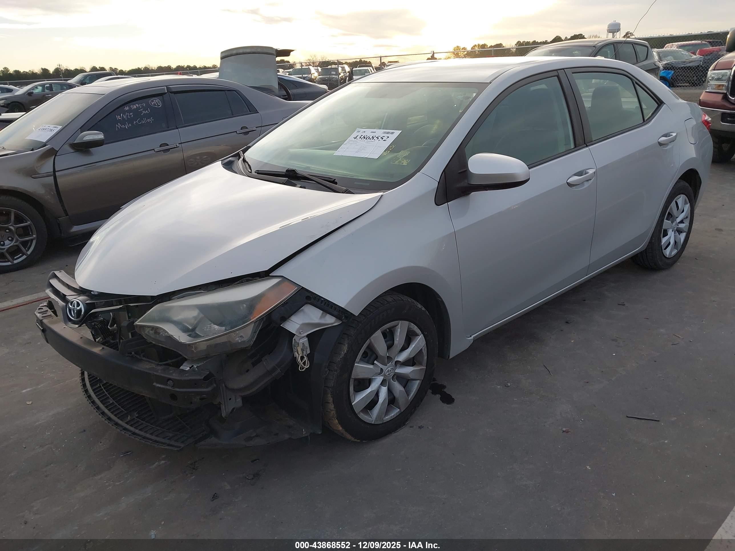 TOYOTA COROLLA image 2