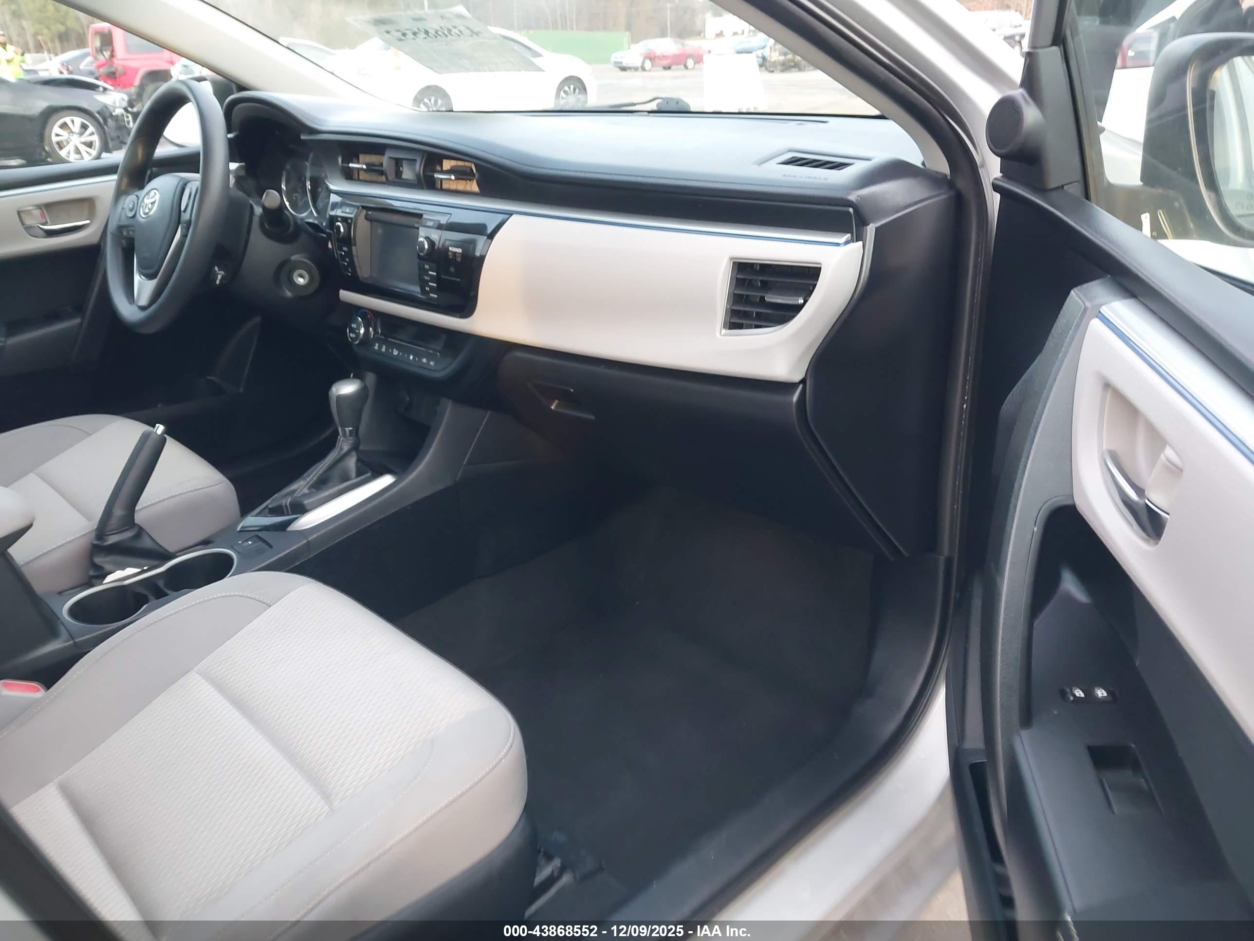 TOYOTA COROLLA image 5