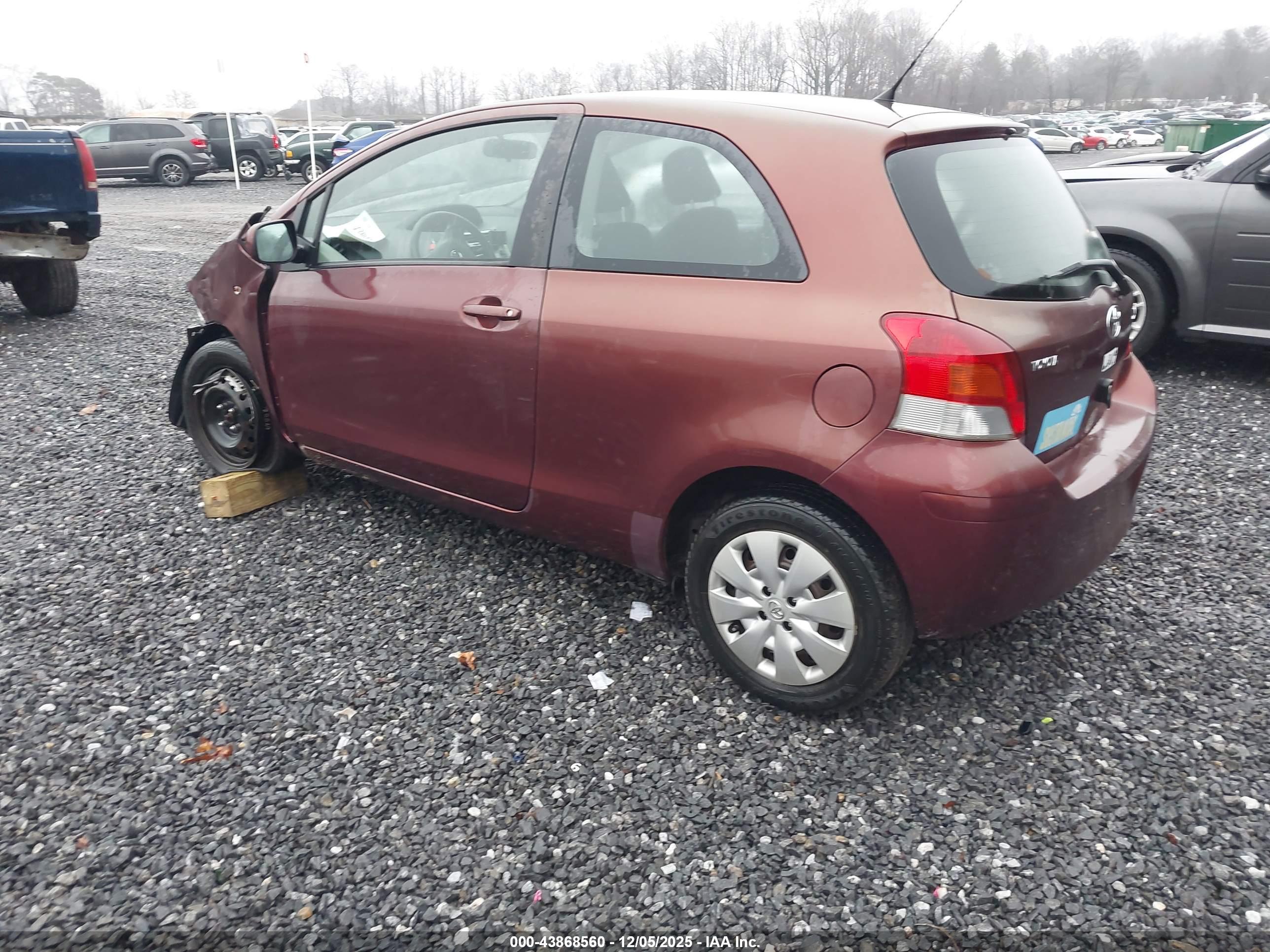 TOYOTA YARIS image 3