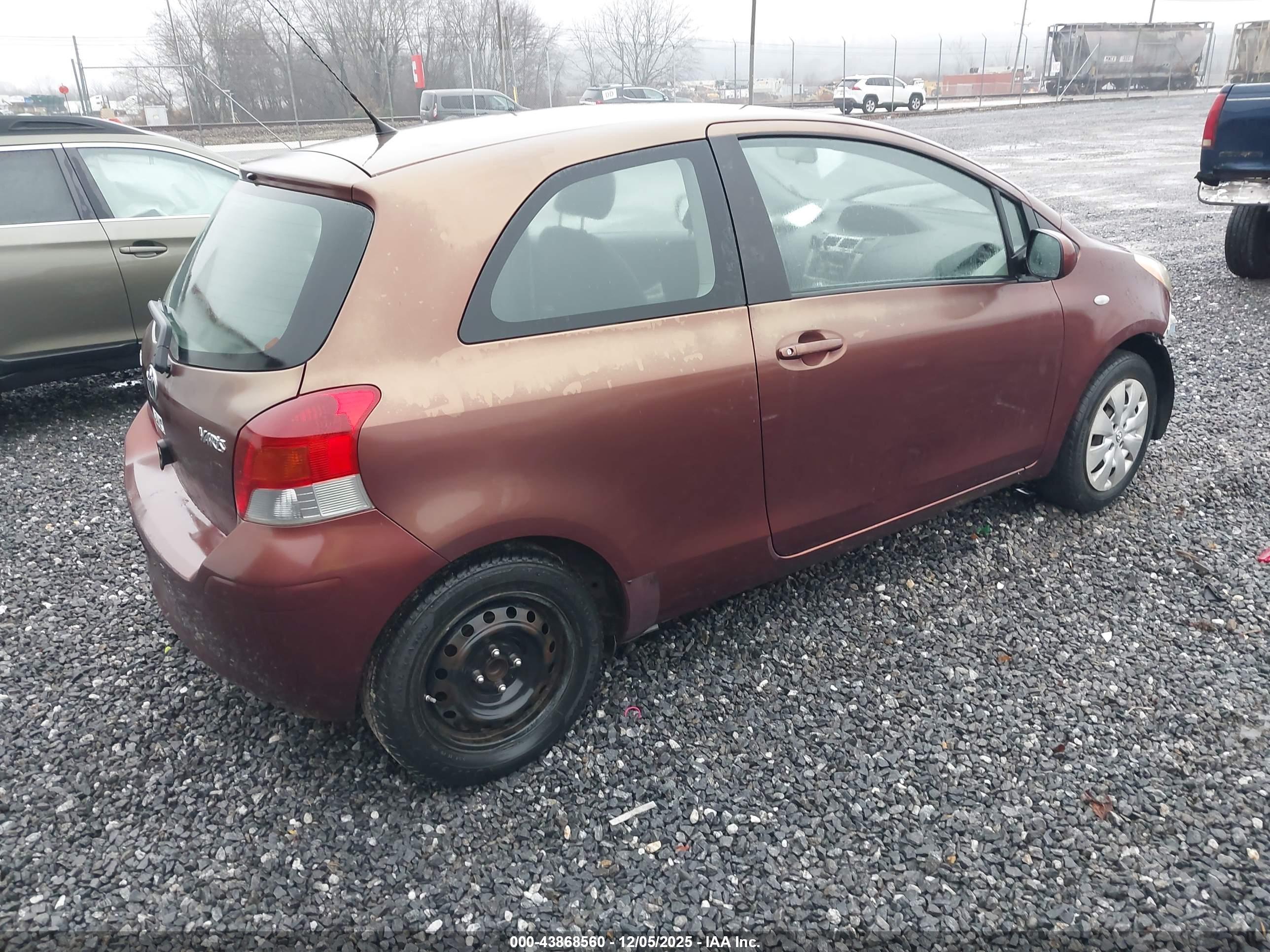 TOYOTA YARIS image 4