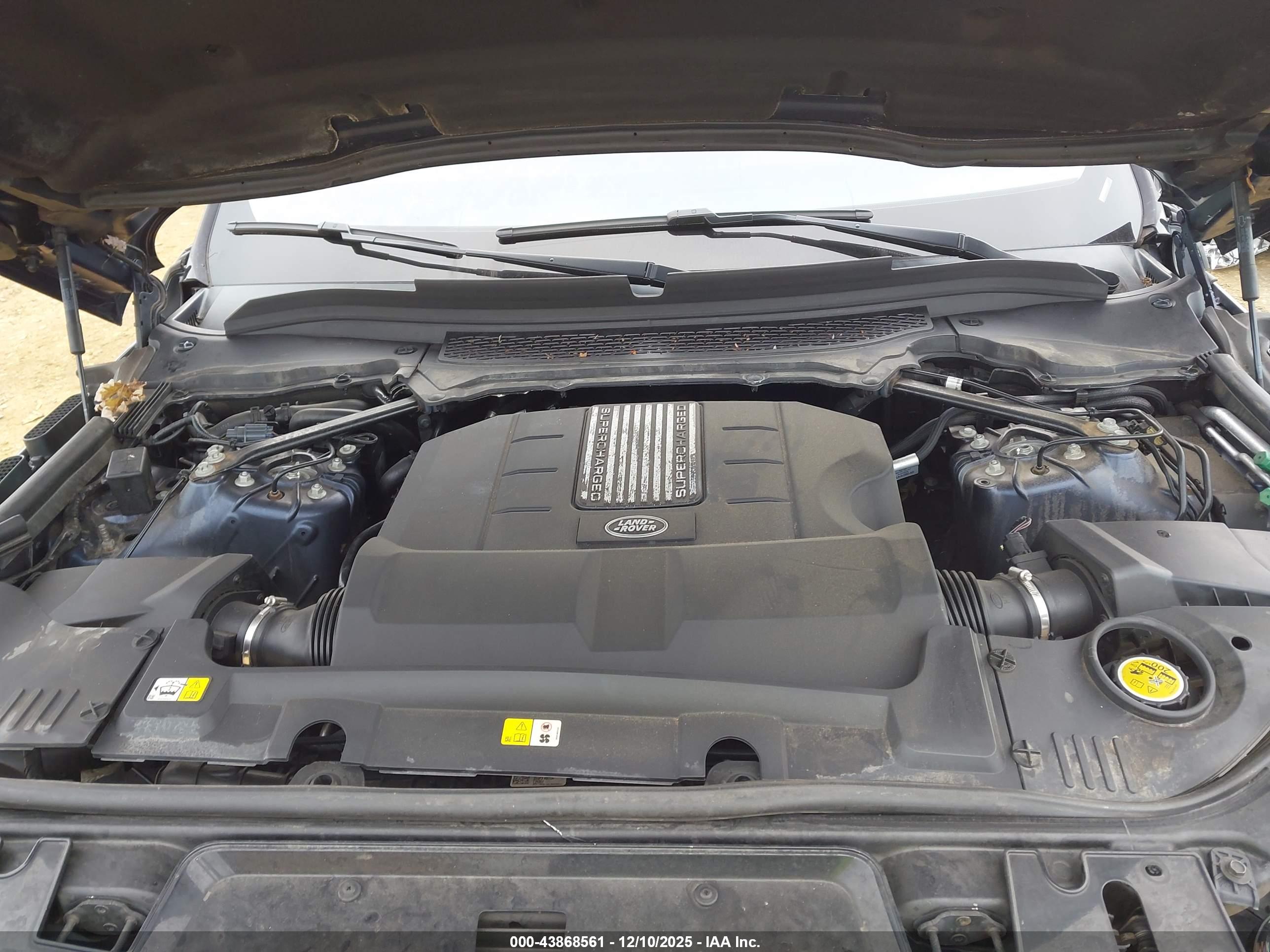 LAND ROVER image 10