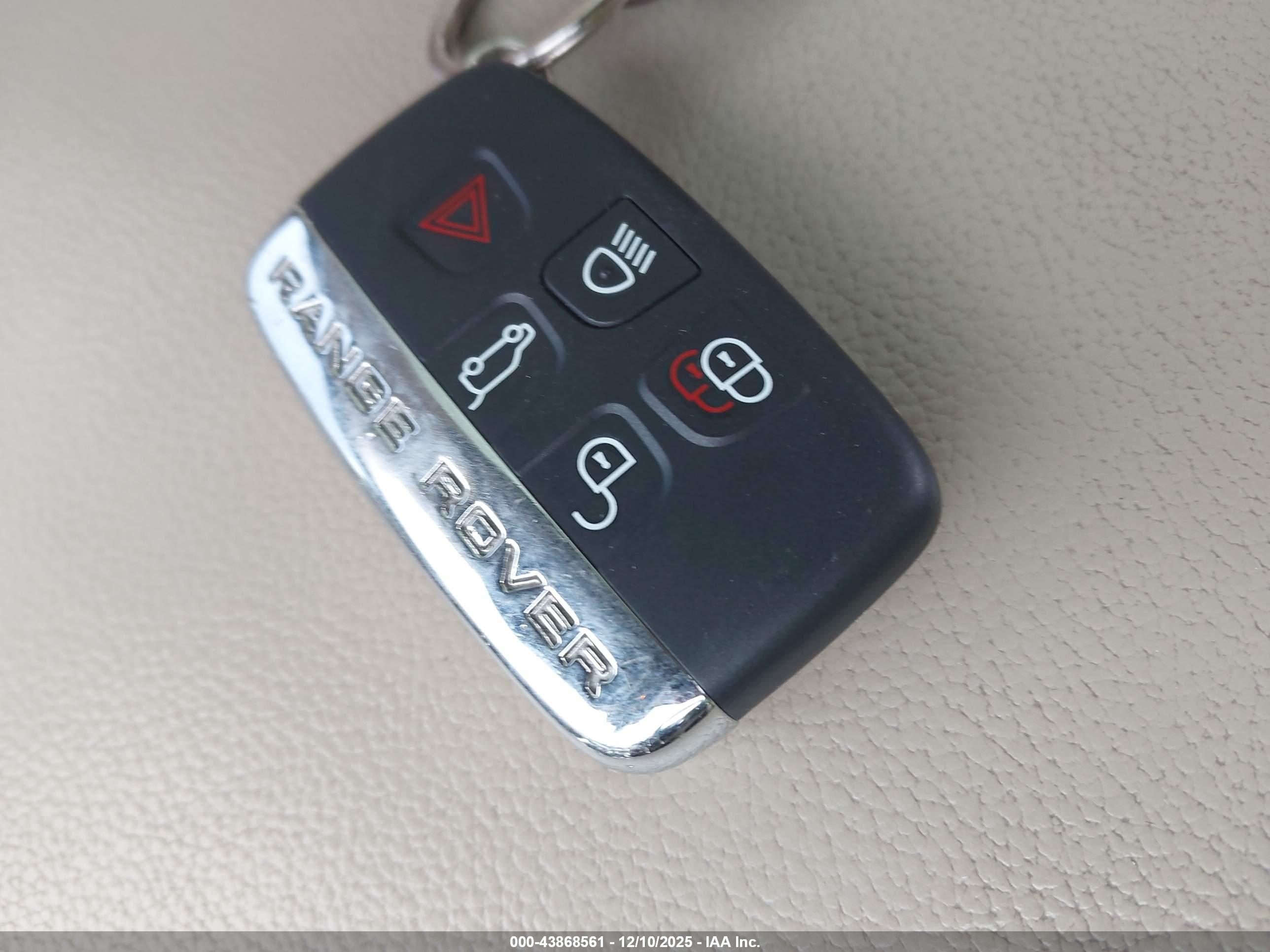 LAND ROVER image 11