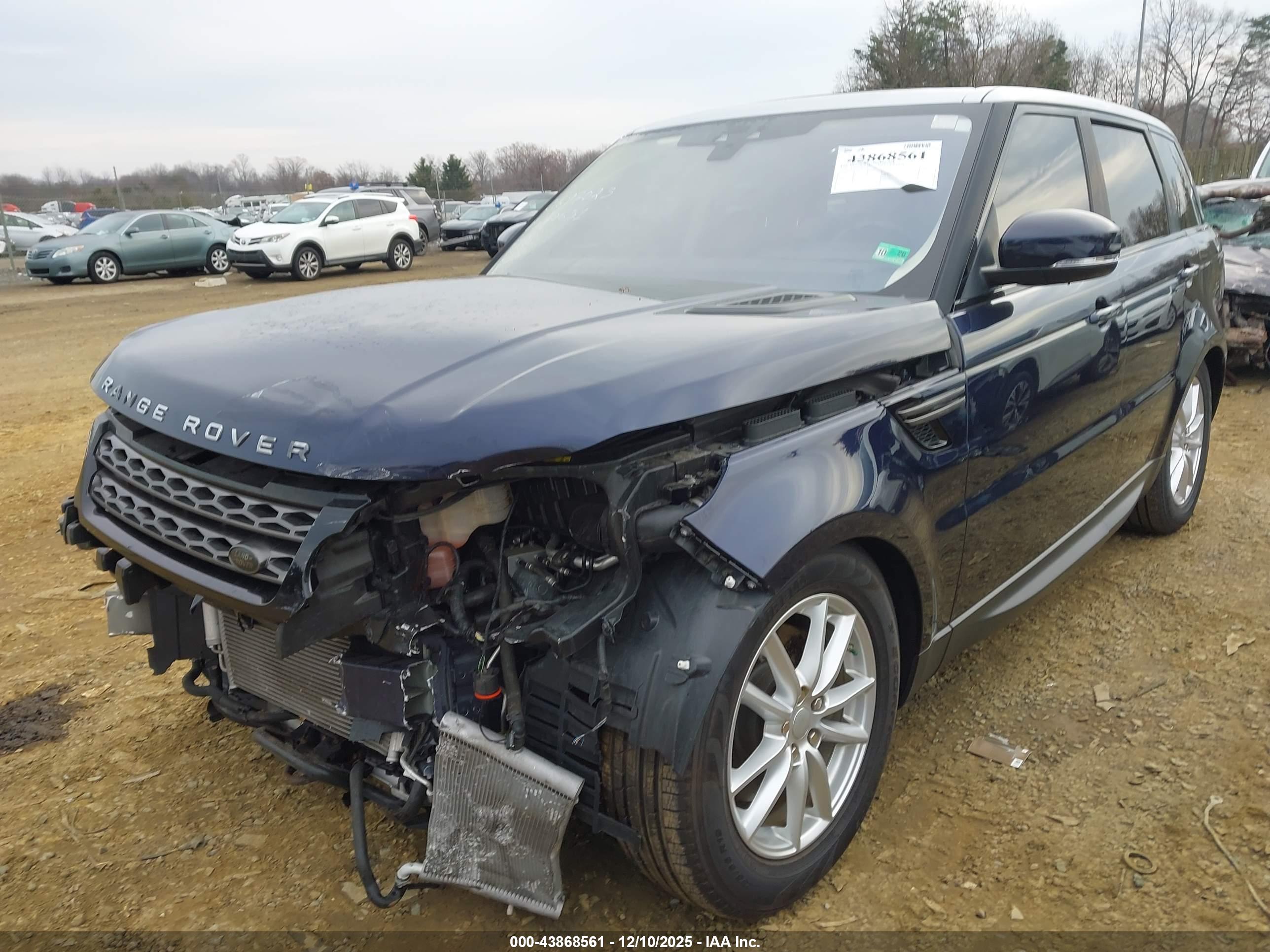 LAND ROVER image 2