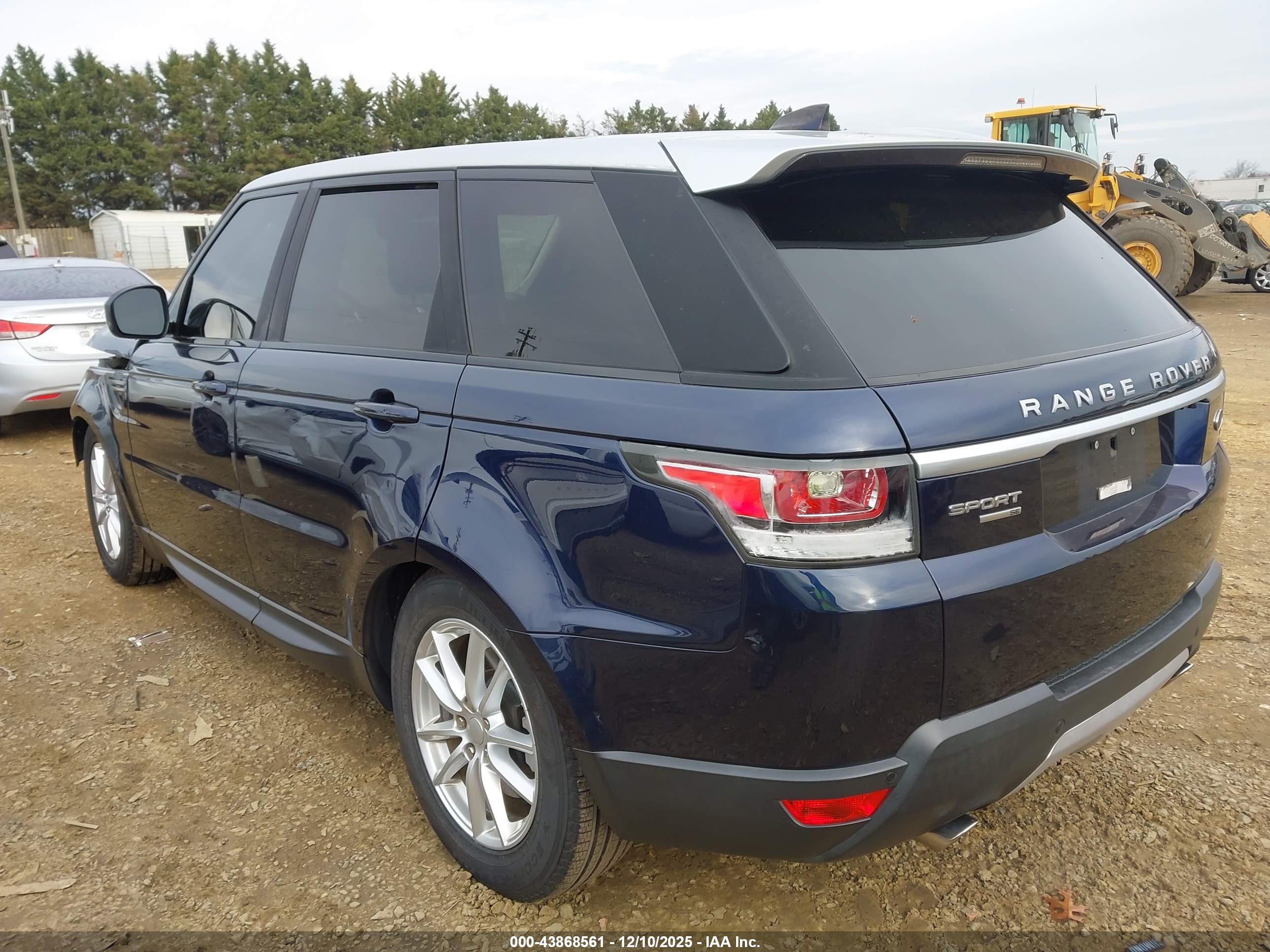 LAND ROVER image 3