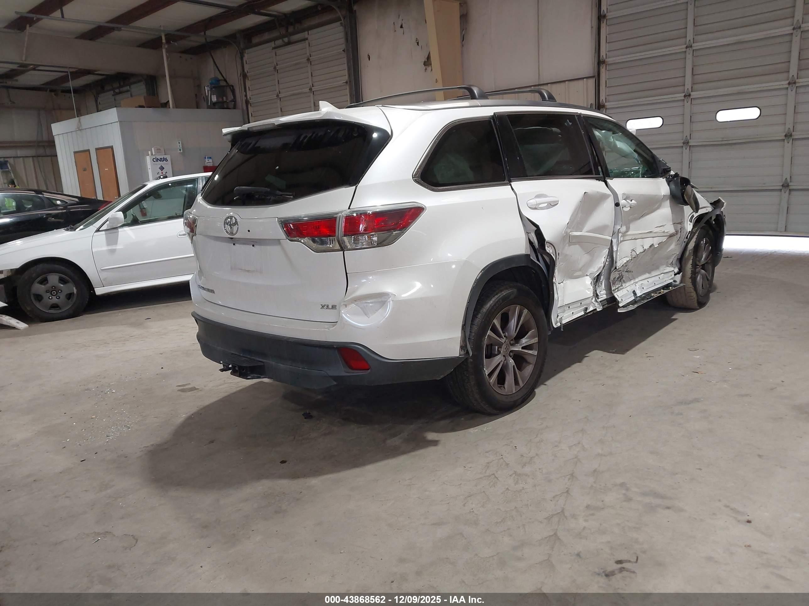 TOYOTA HIGHLANDER image 4