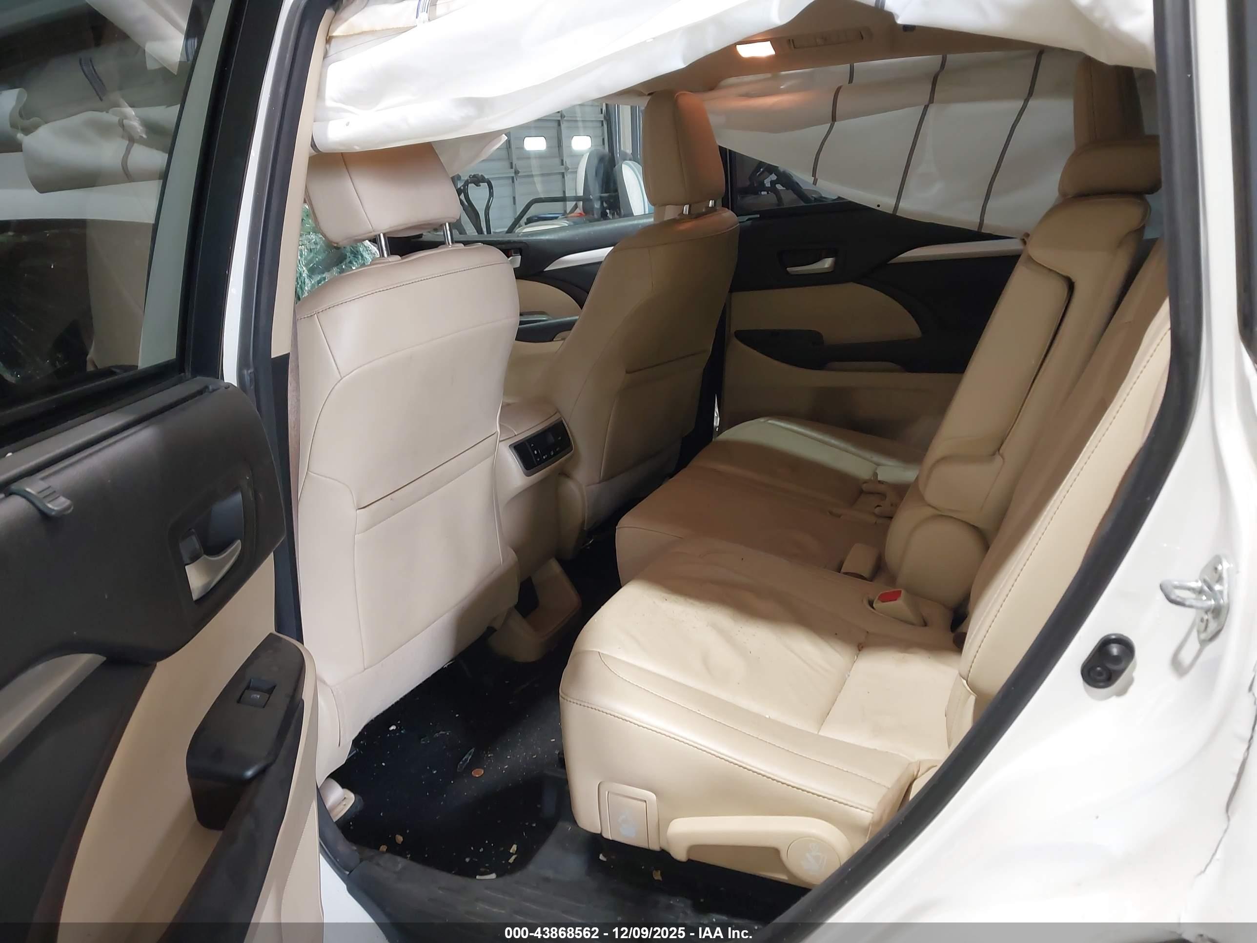 TOYOTA HIGHLANDER image 8