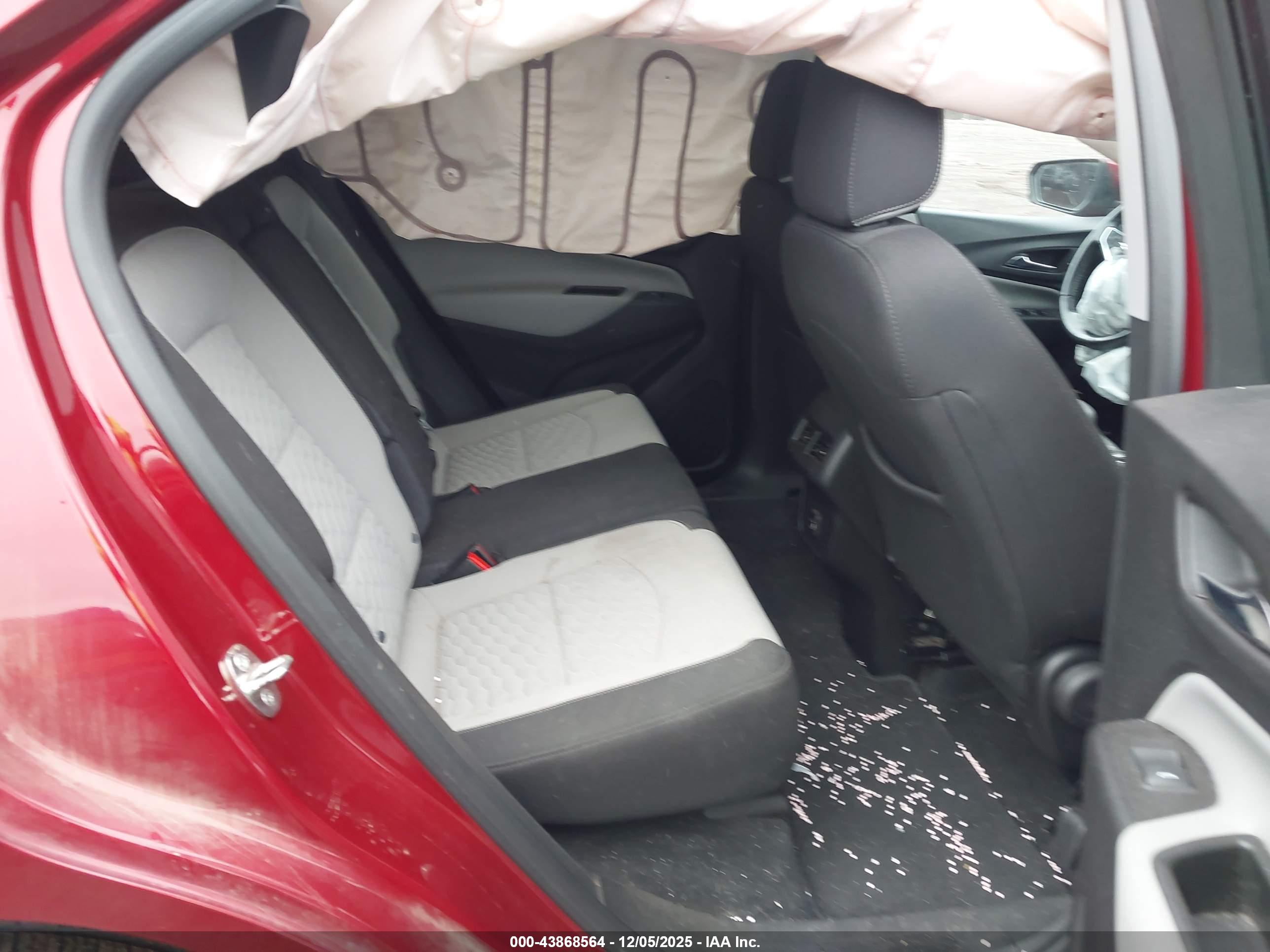 CHEVROLET EQUINOX image 8