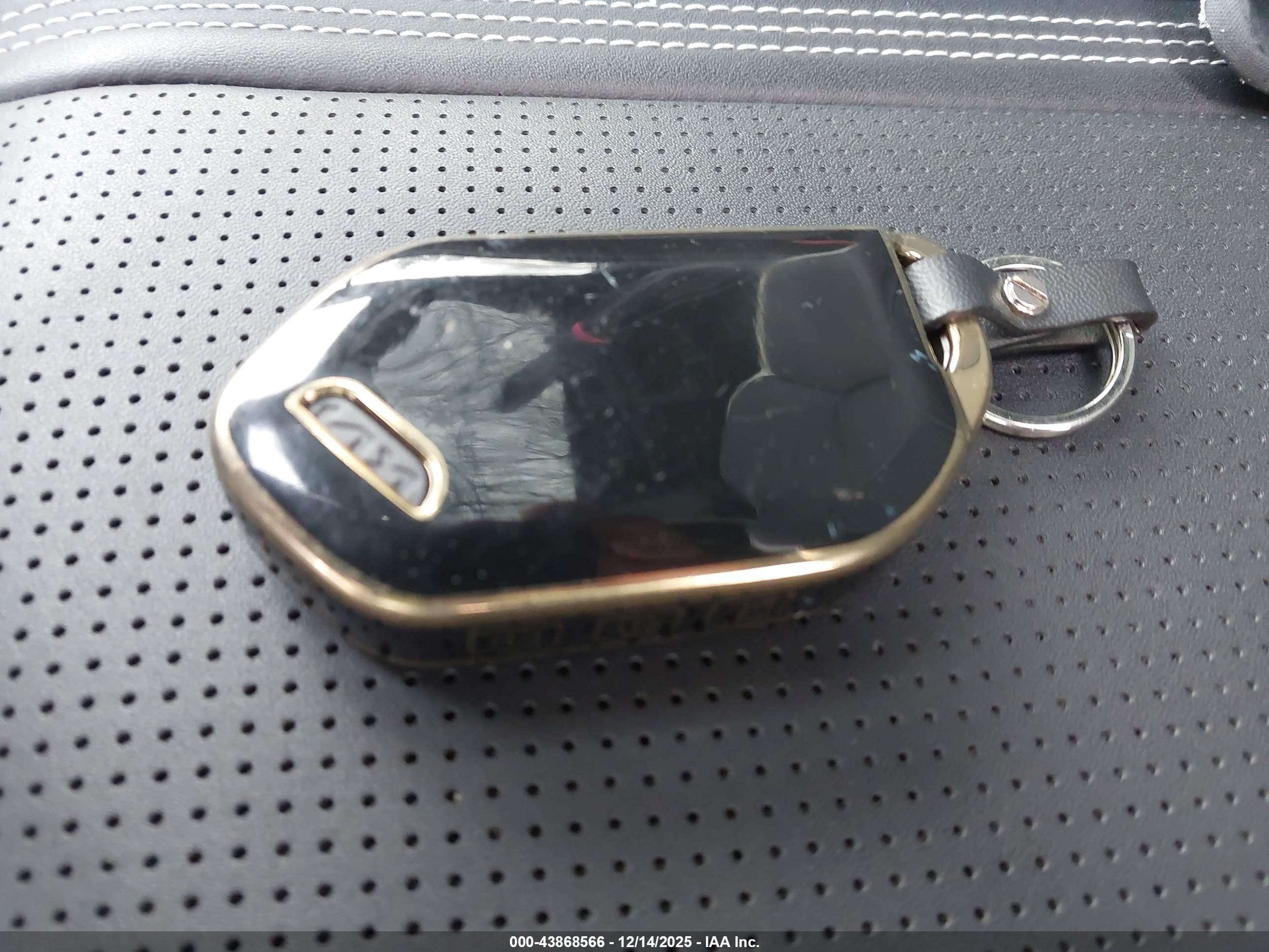 KIA K5 image 11