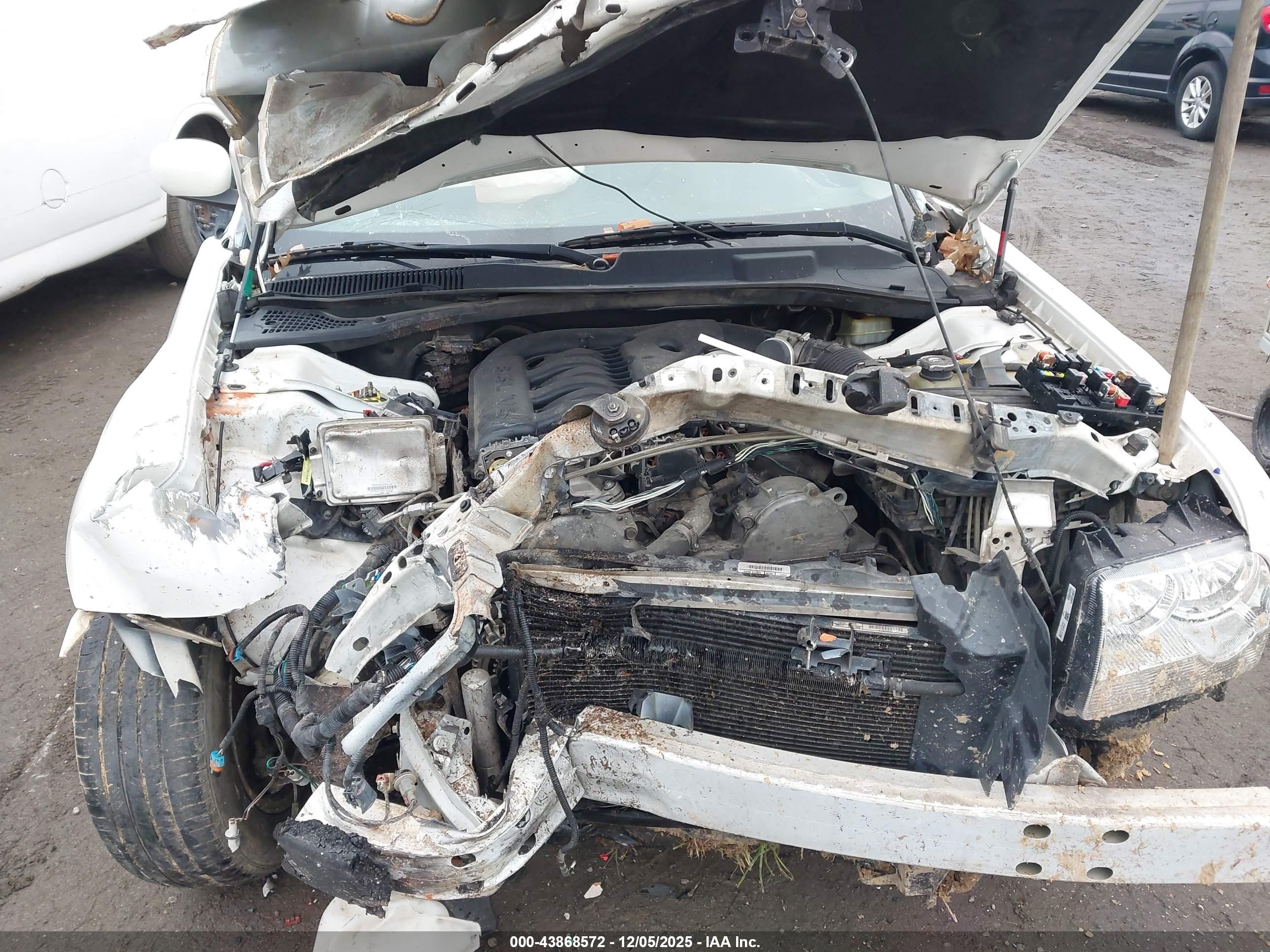 CHRYSLER 300 image 10