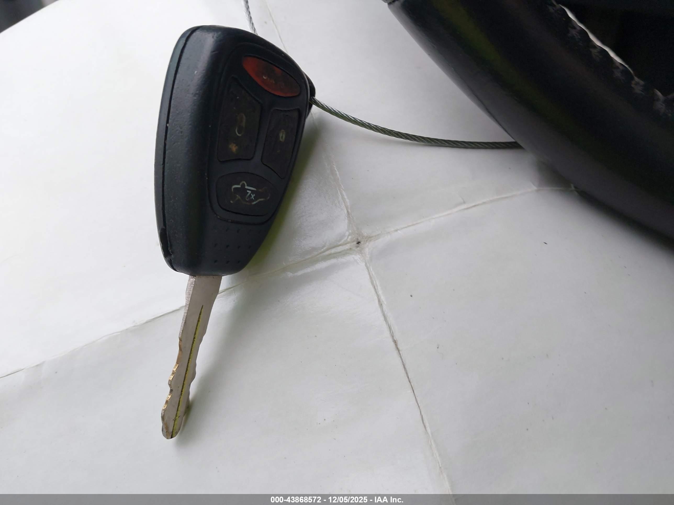 CHRYSLER 300 image 11