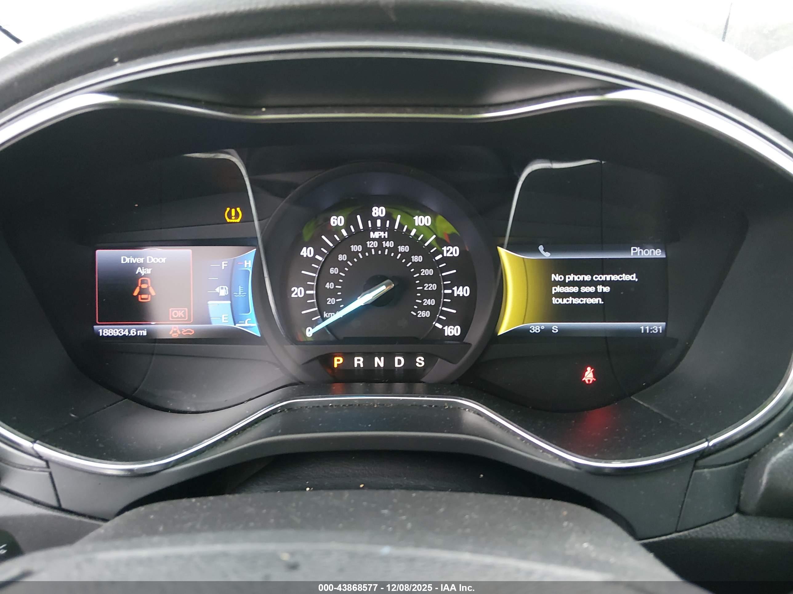 FORD FUSION image 7