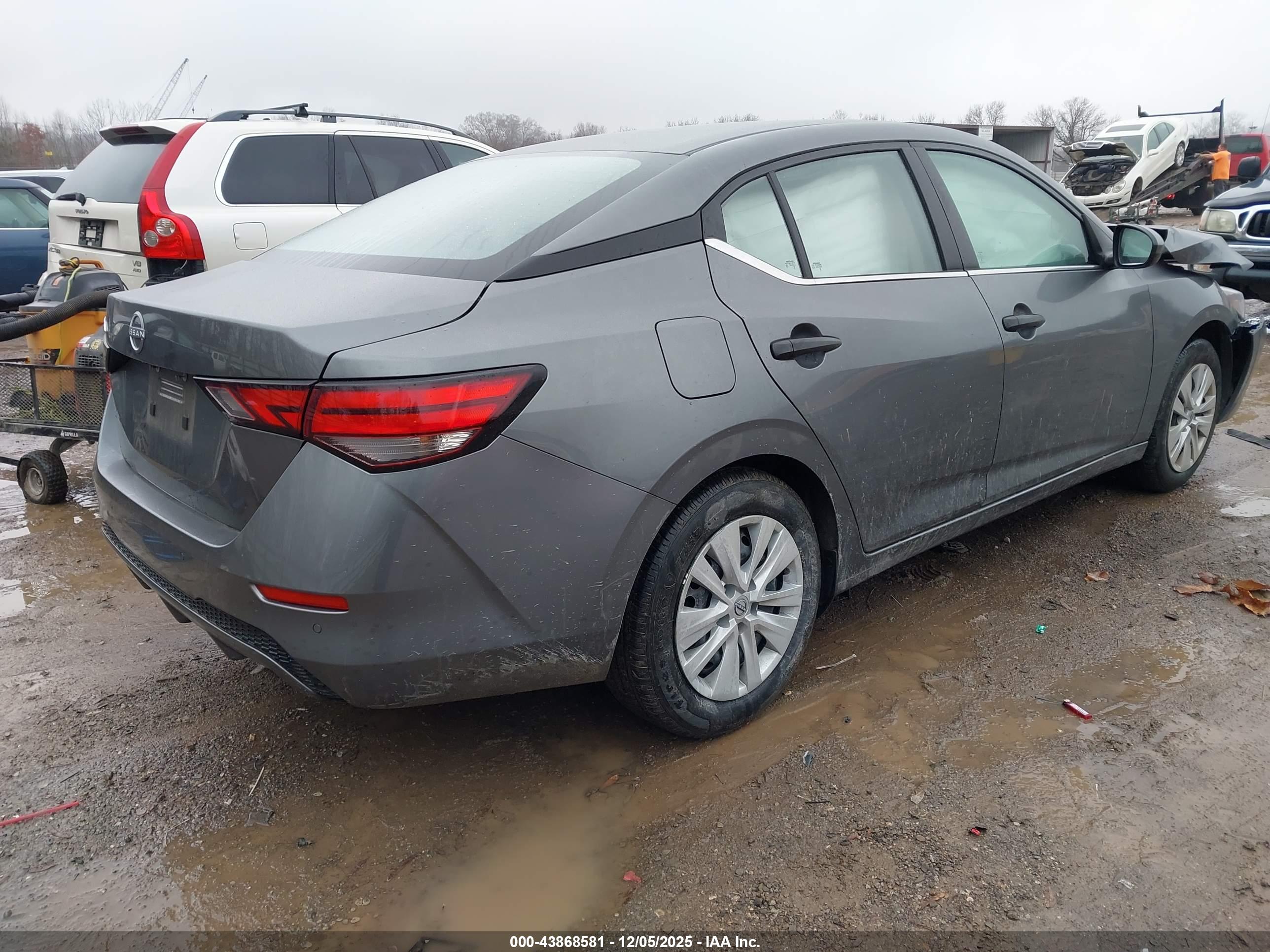 NISSAN SENTRA image 4