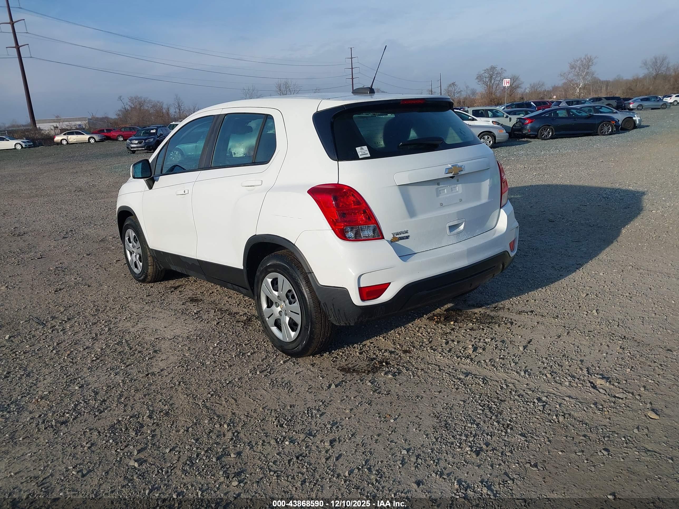 CHEVROLET TRAX image 3