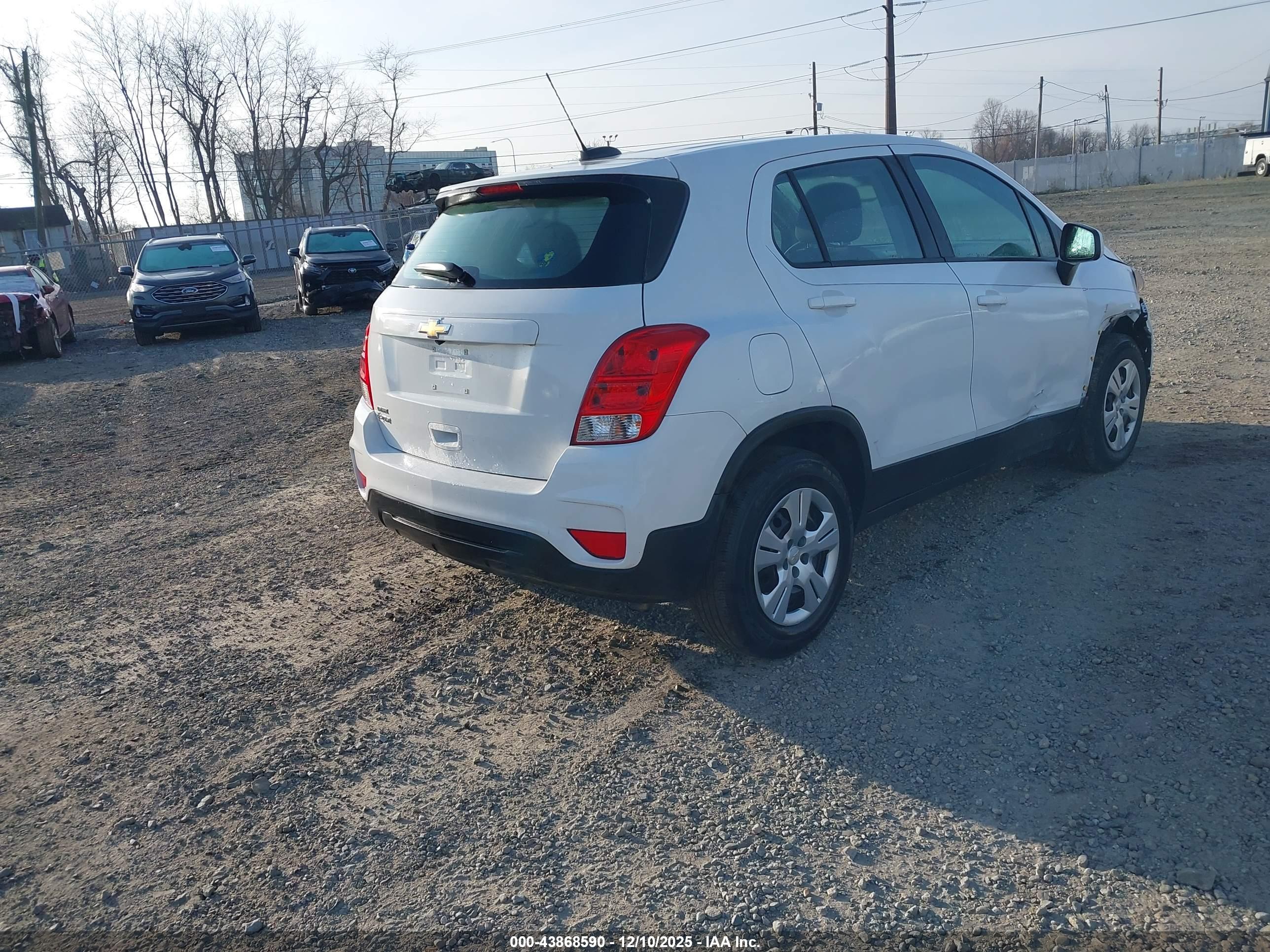 CHEVROLET TRAX image 4