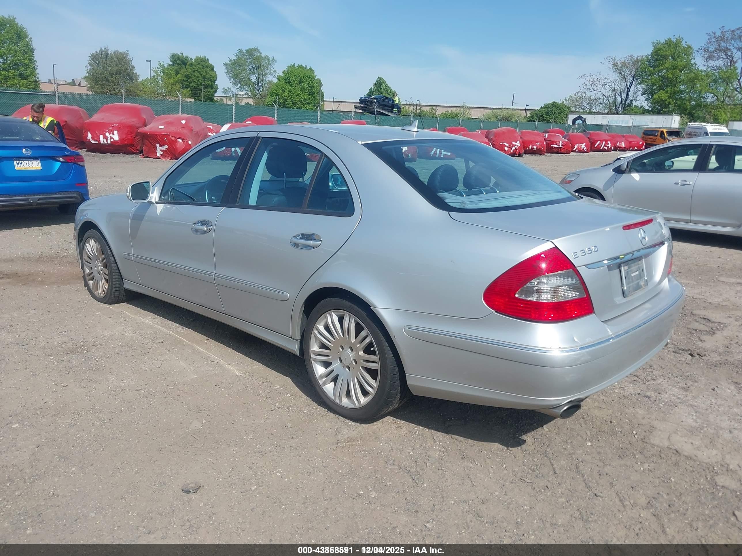 MERCEDES-BENZ E image 3