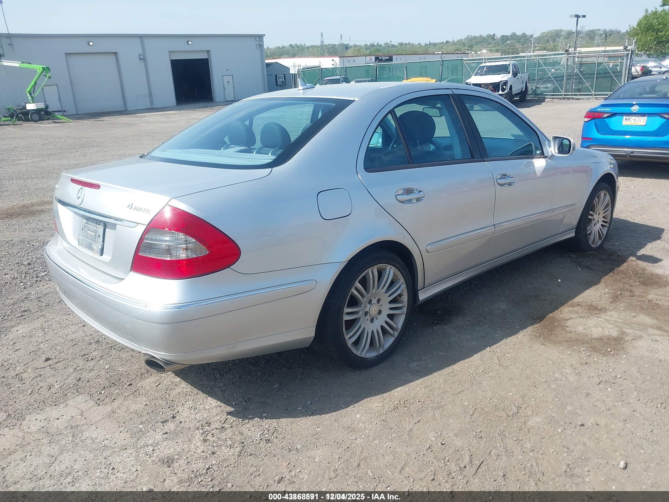 MERCEDES-BENZ E image 4