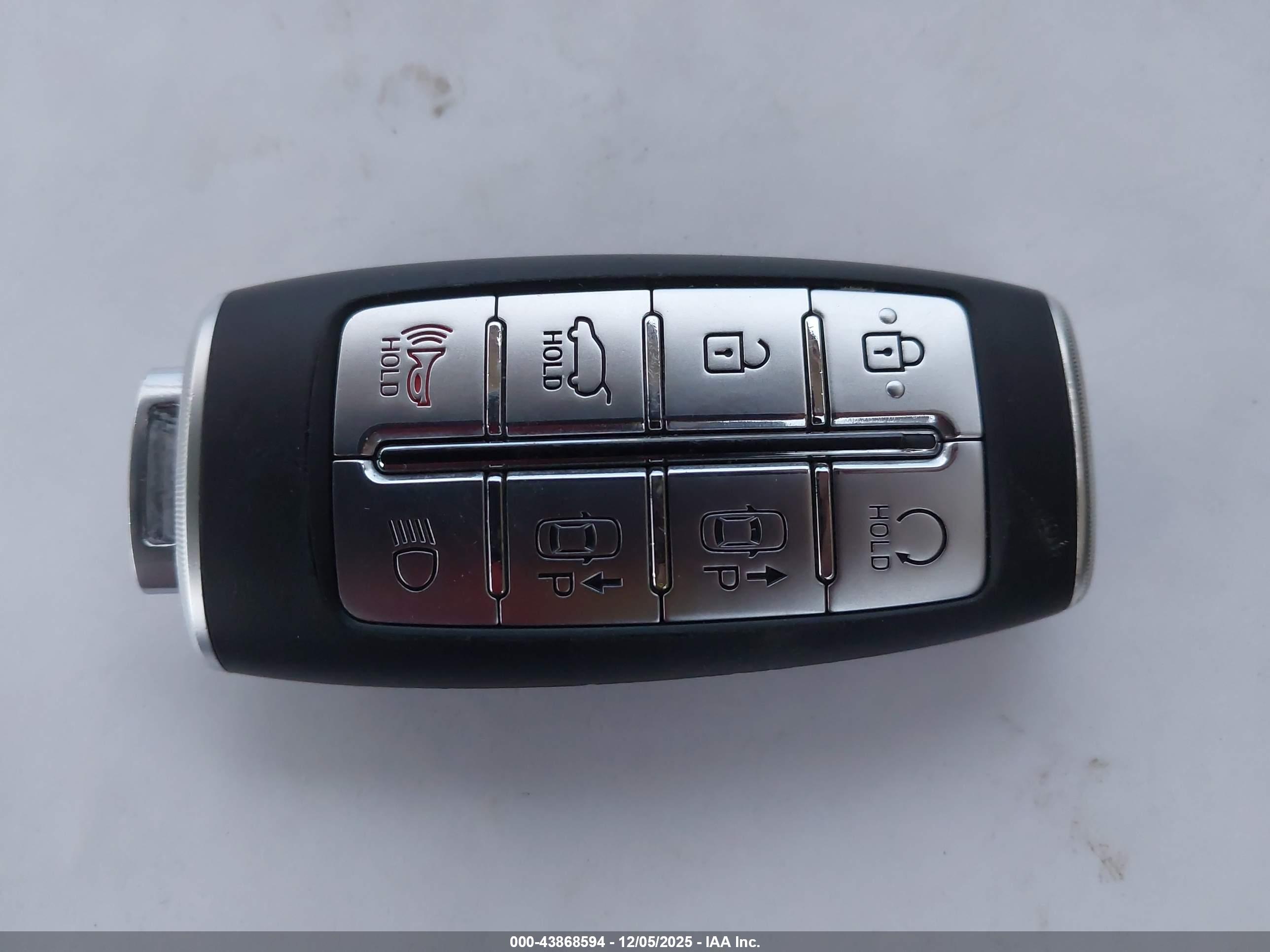 GENESIS GV70 image 11