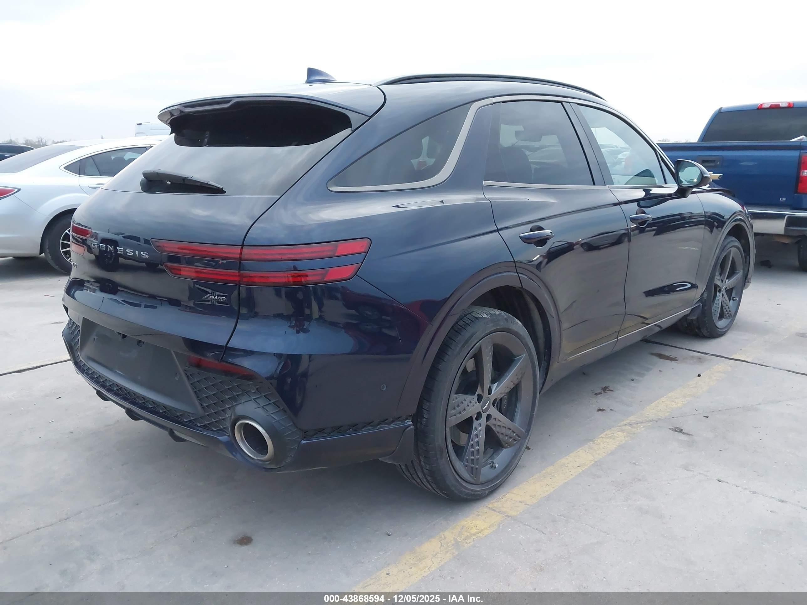 GENESIS GV70 image 4