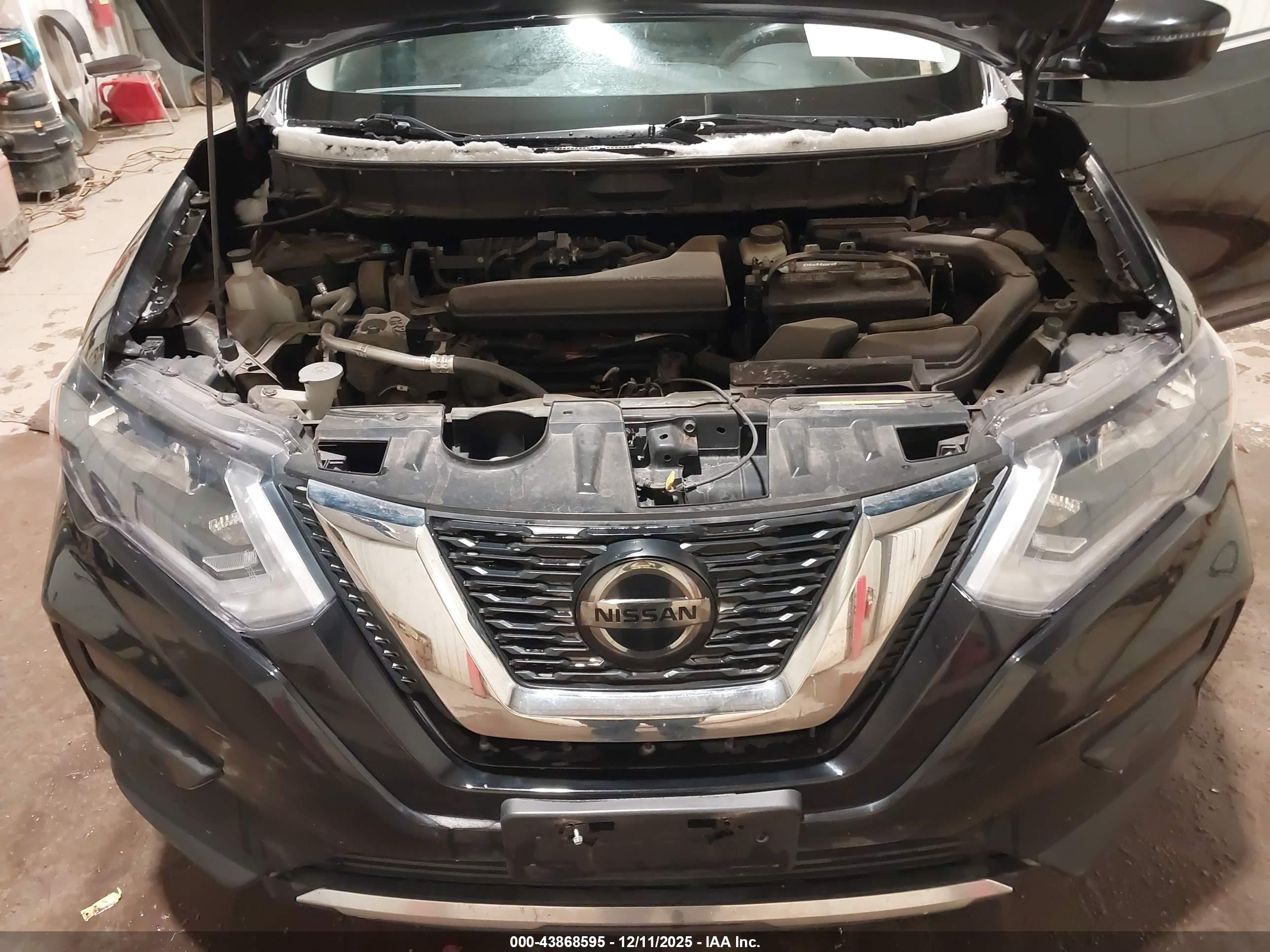 NISSAN ROGUE image 10