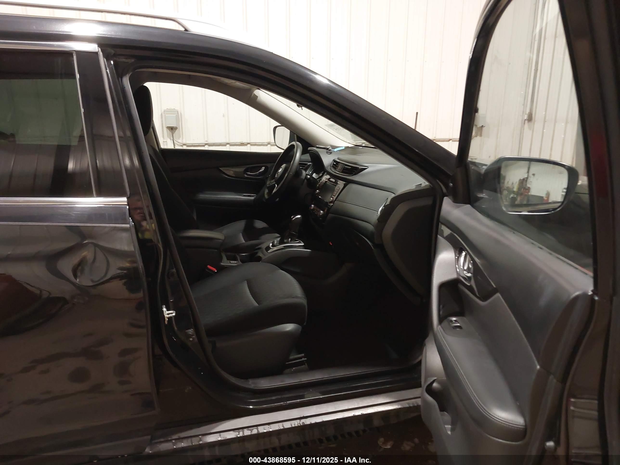 NISSAN ROGUE image 5
