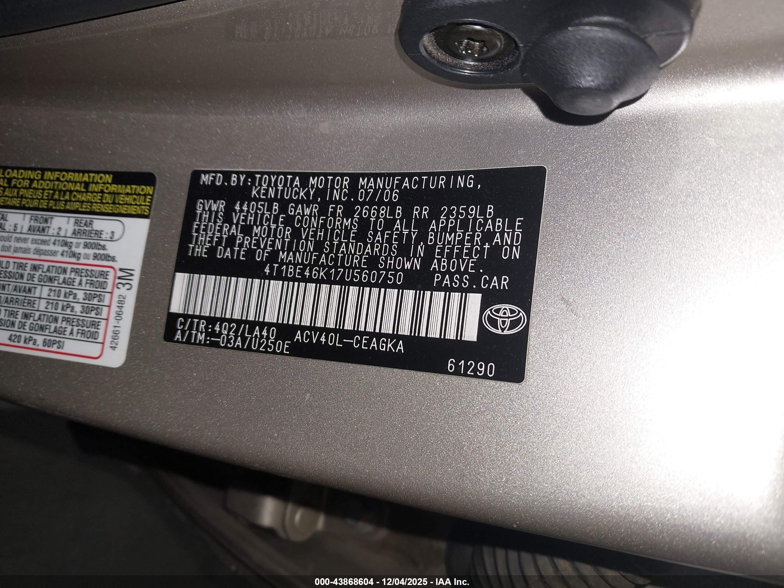 TOYOTA CAMRY image 9