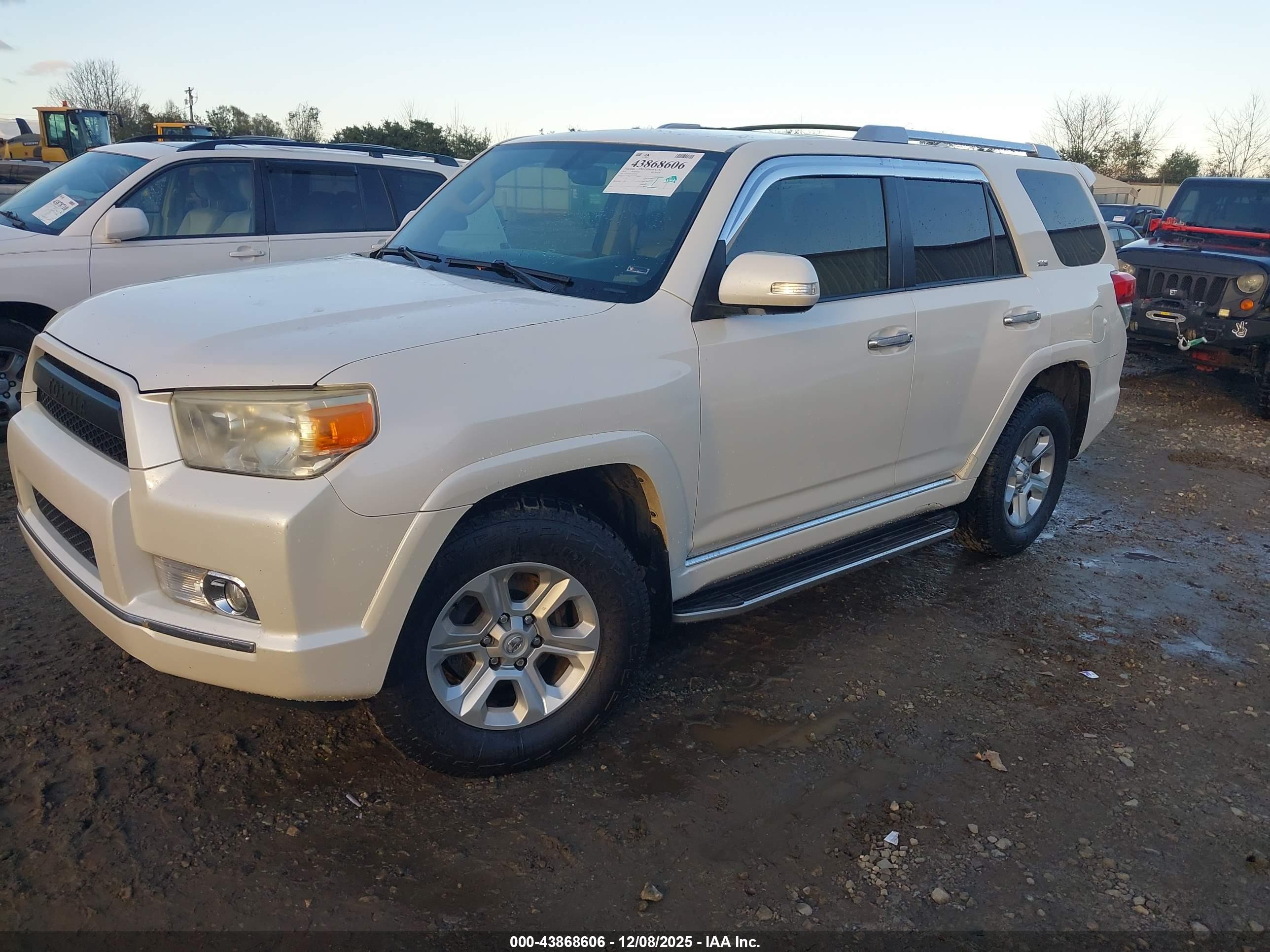 TOYOTA 4RUNNER image 2