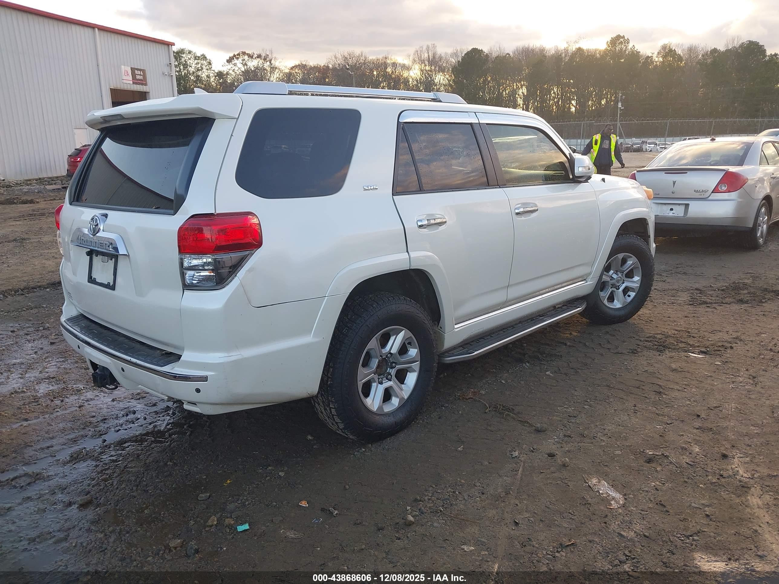 TOYOTA 4RUNNER image 4